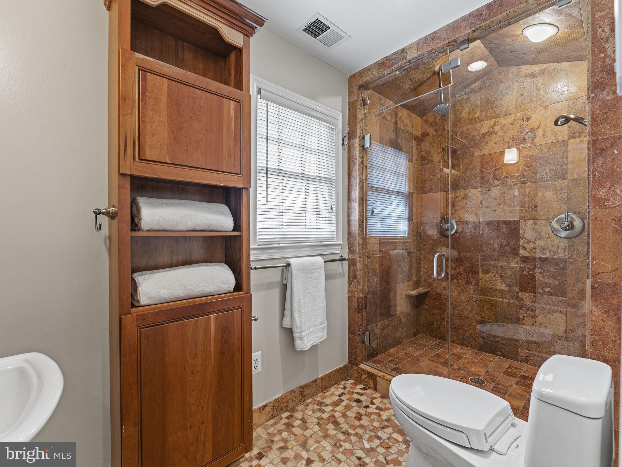 OAKCREST - Residential