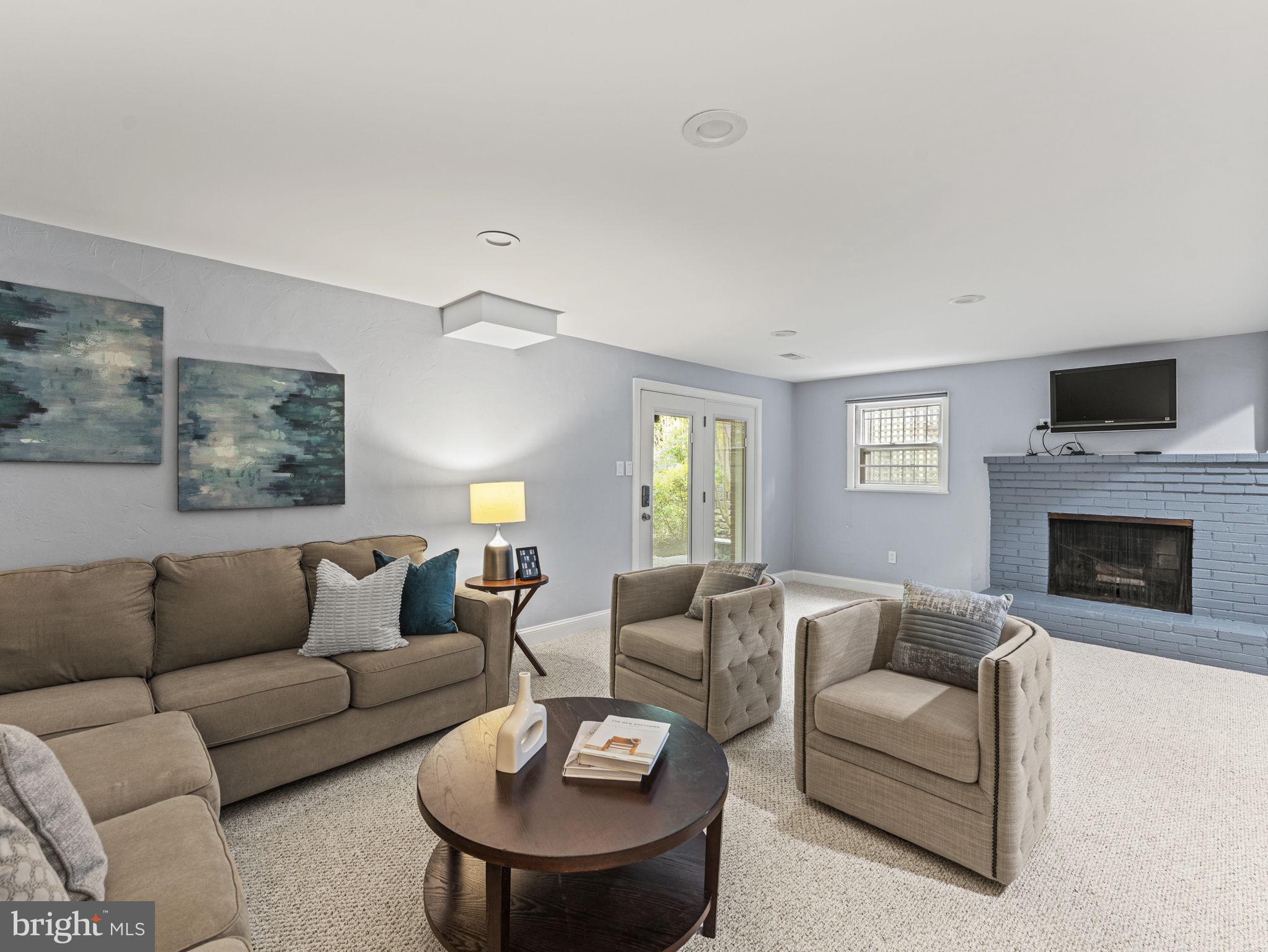 OAKCREST - Residential