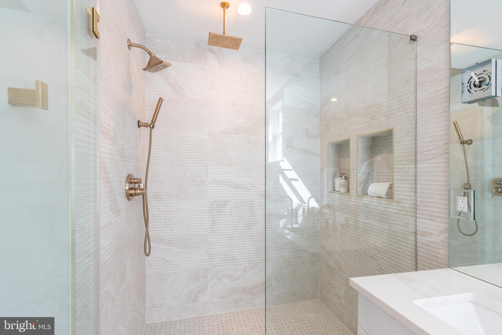 BELLA VISTA - Residential