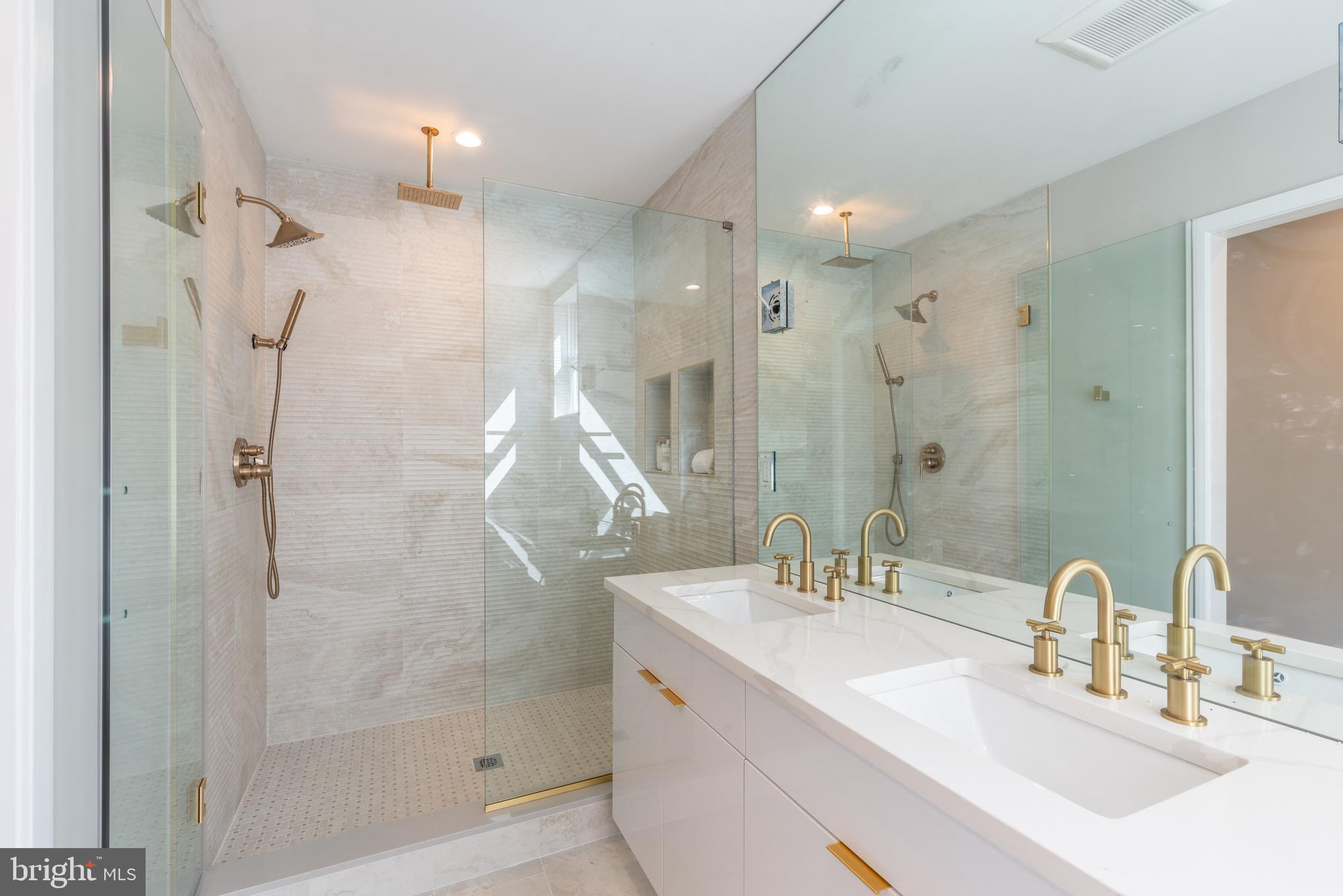 BELLA VISTA - Residential