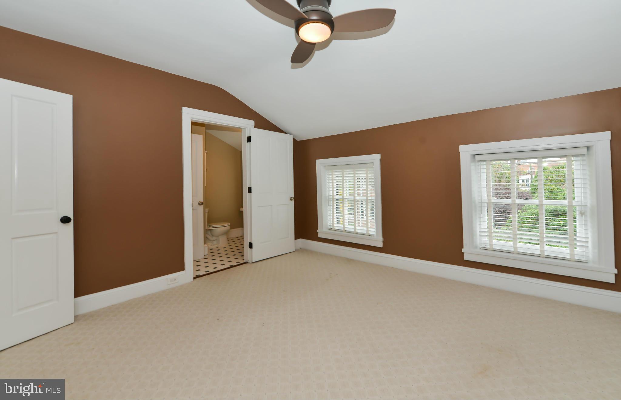 OLD TOWN - Residential Lease