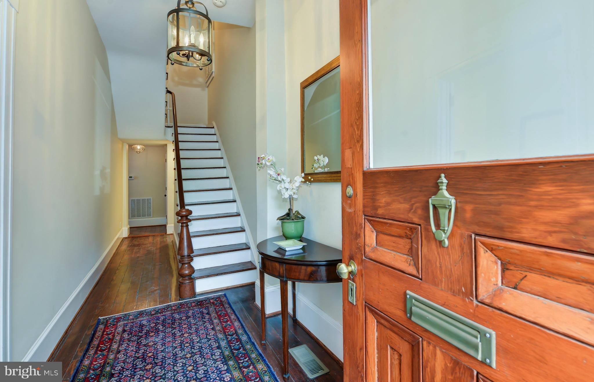 OLD TOWN - Residential Lease