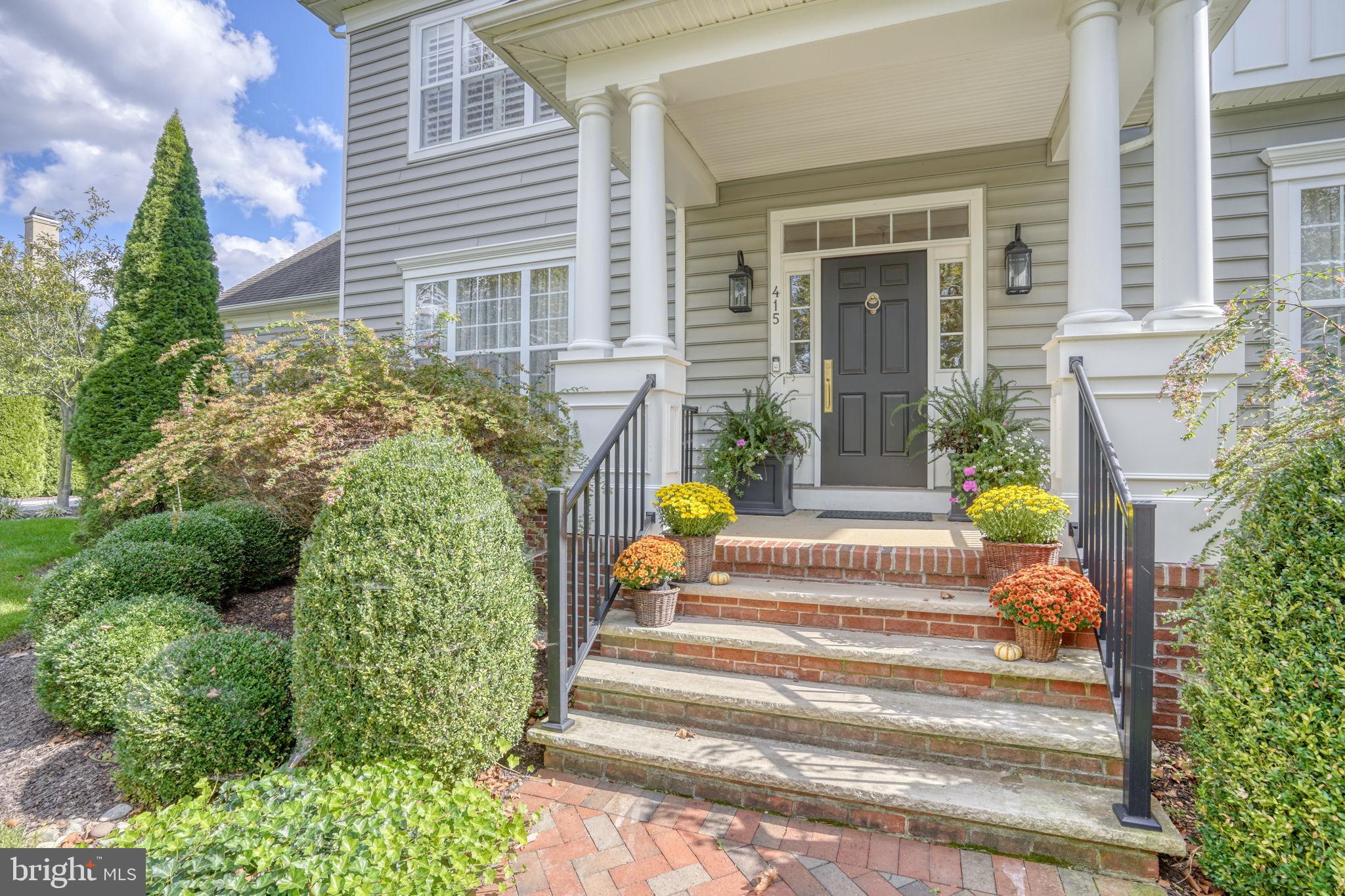 415 SPRING HOLLOW DRIVE