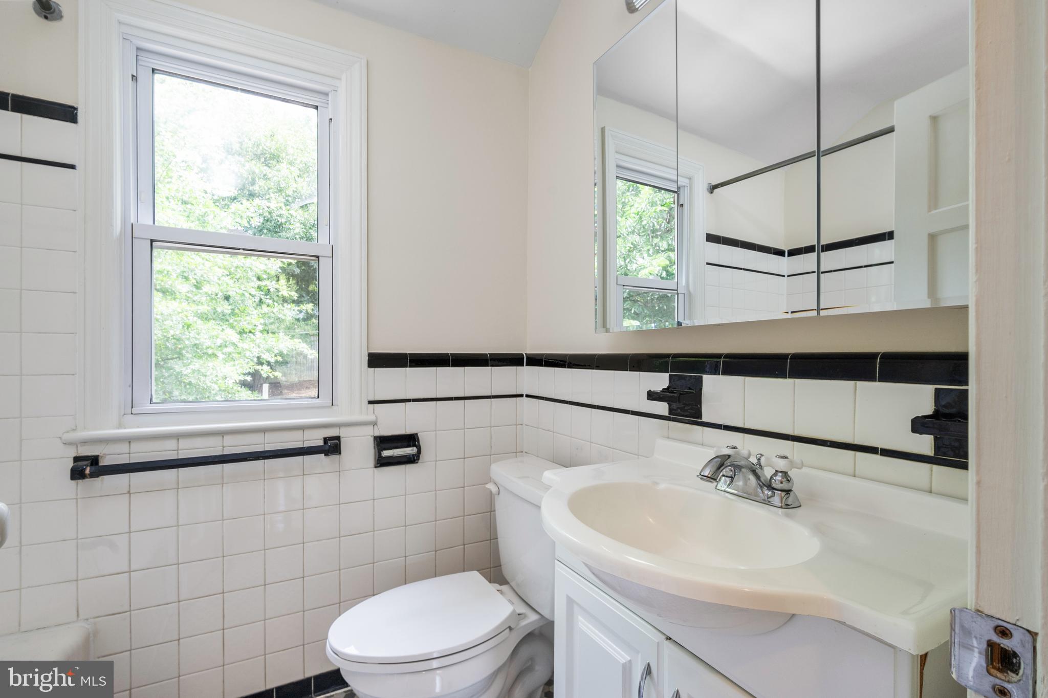 JEFFERSON MANOR - Residential Lease