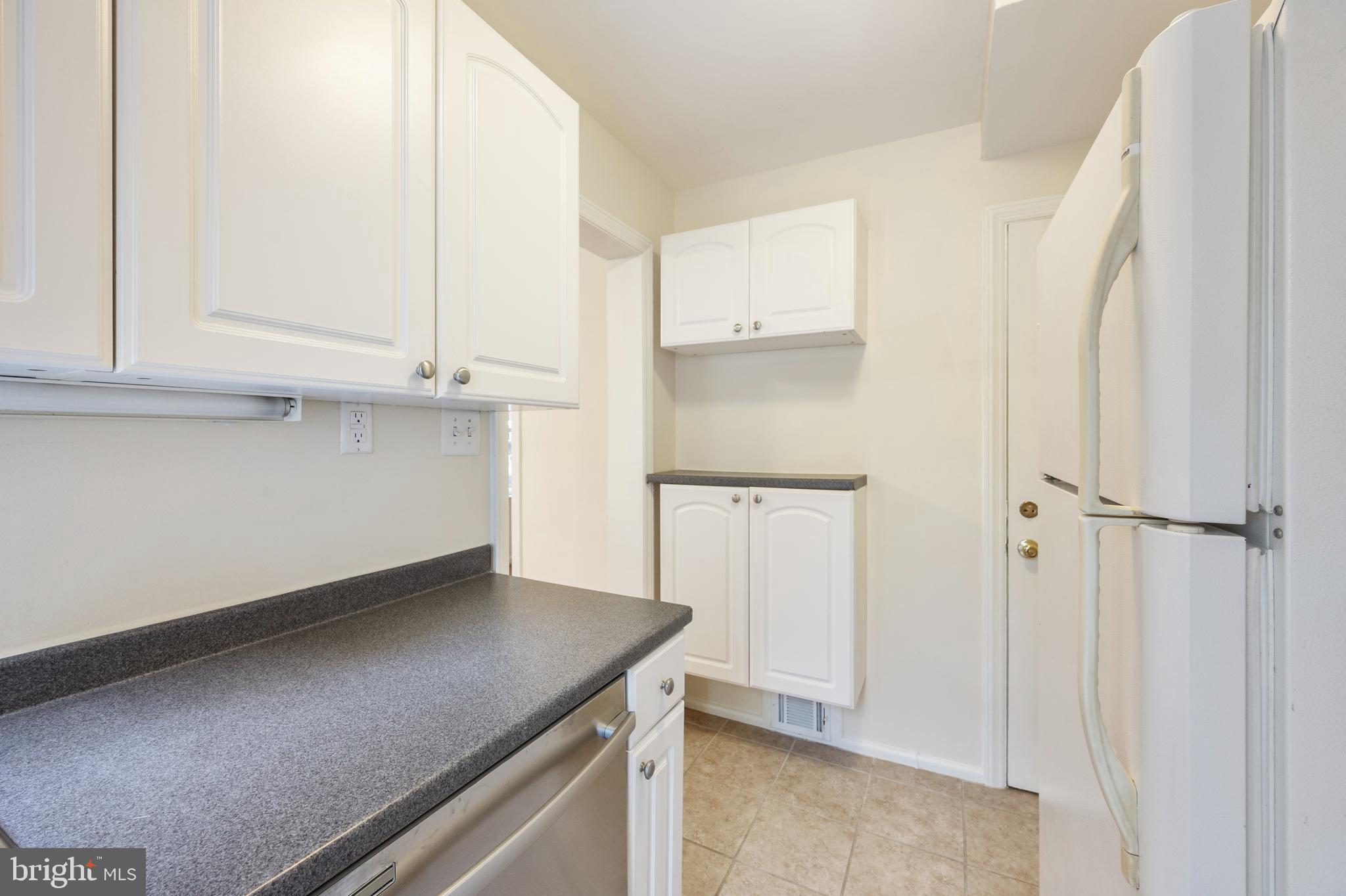 JEFFERSON MANOR - Residential Lease