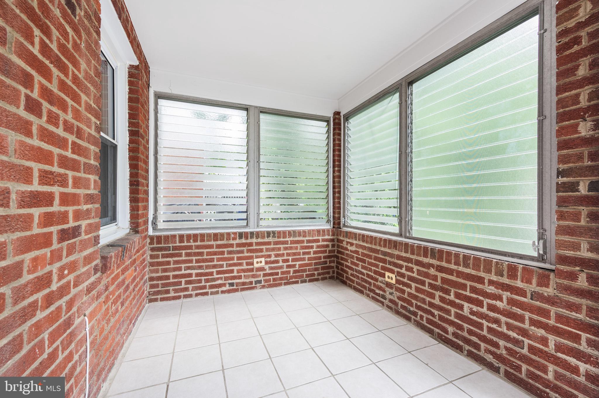 JEFFERSON MANOR - Residential Lease