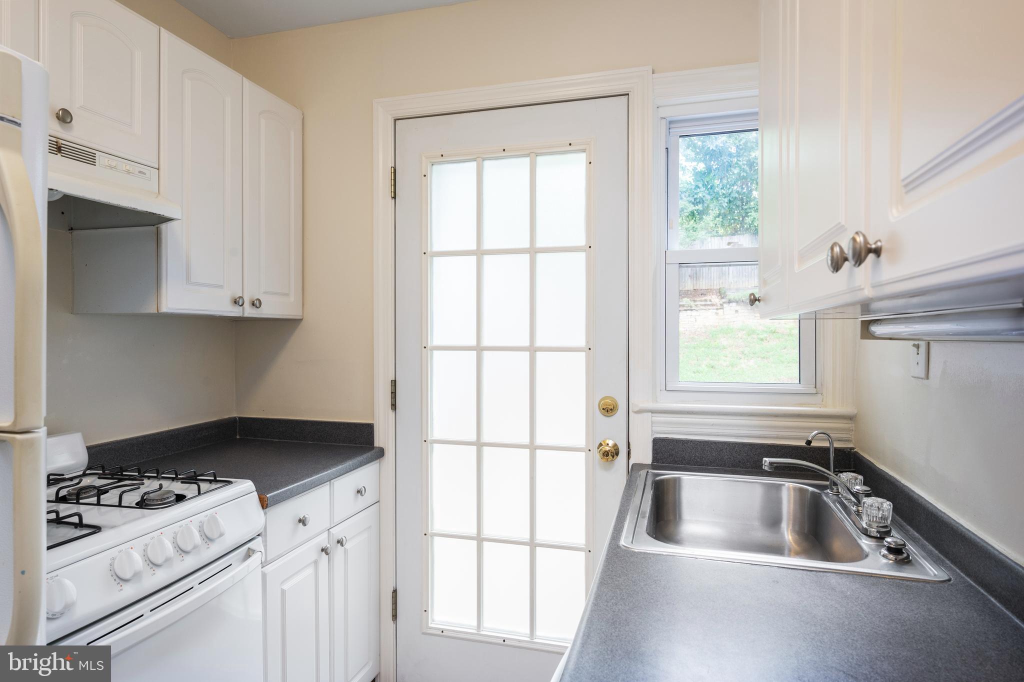 JEFFERSON MANOR - Residential Lease