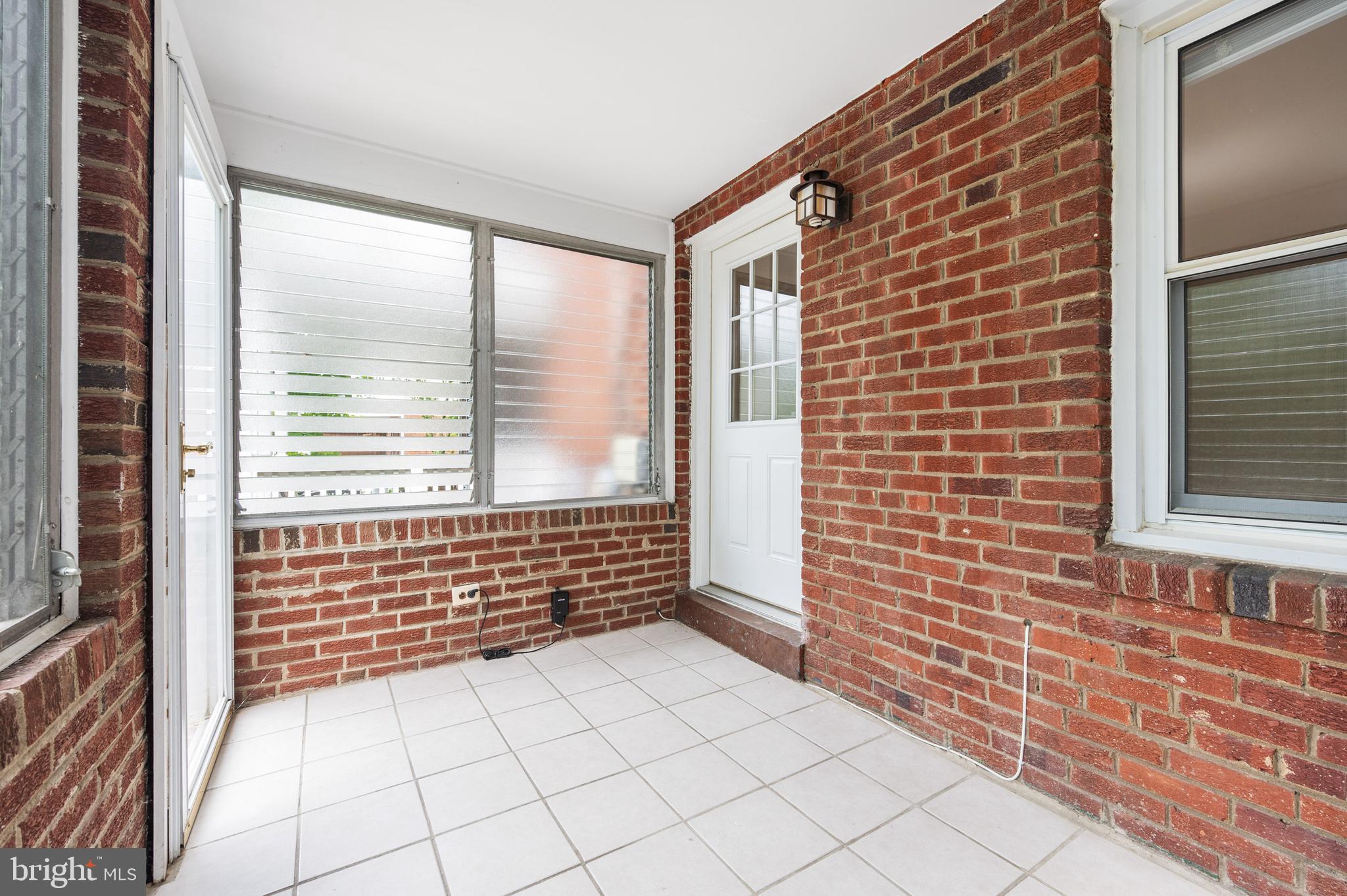 JEFFERSON MANOR - Residential Lease