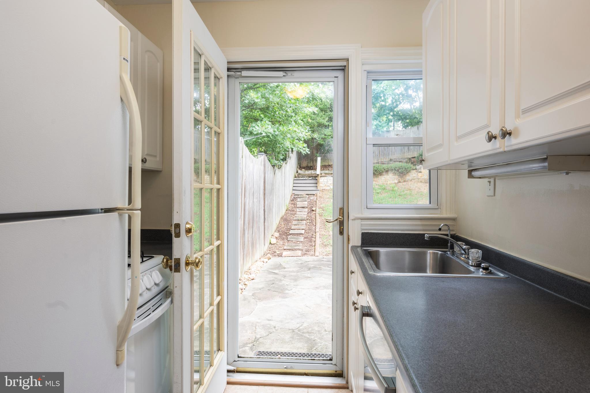 JEFFERSON MANOR - Residential Lease