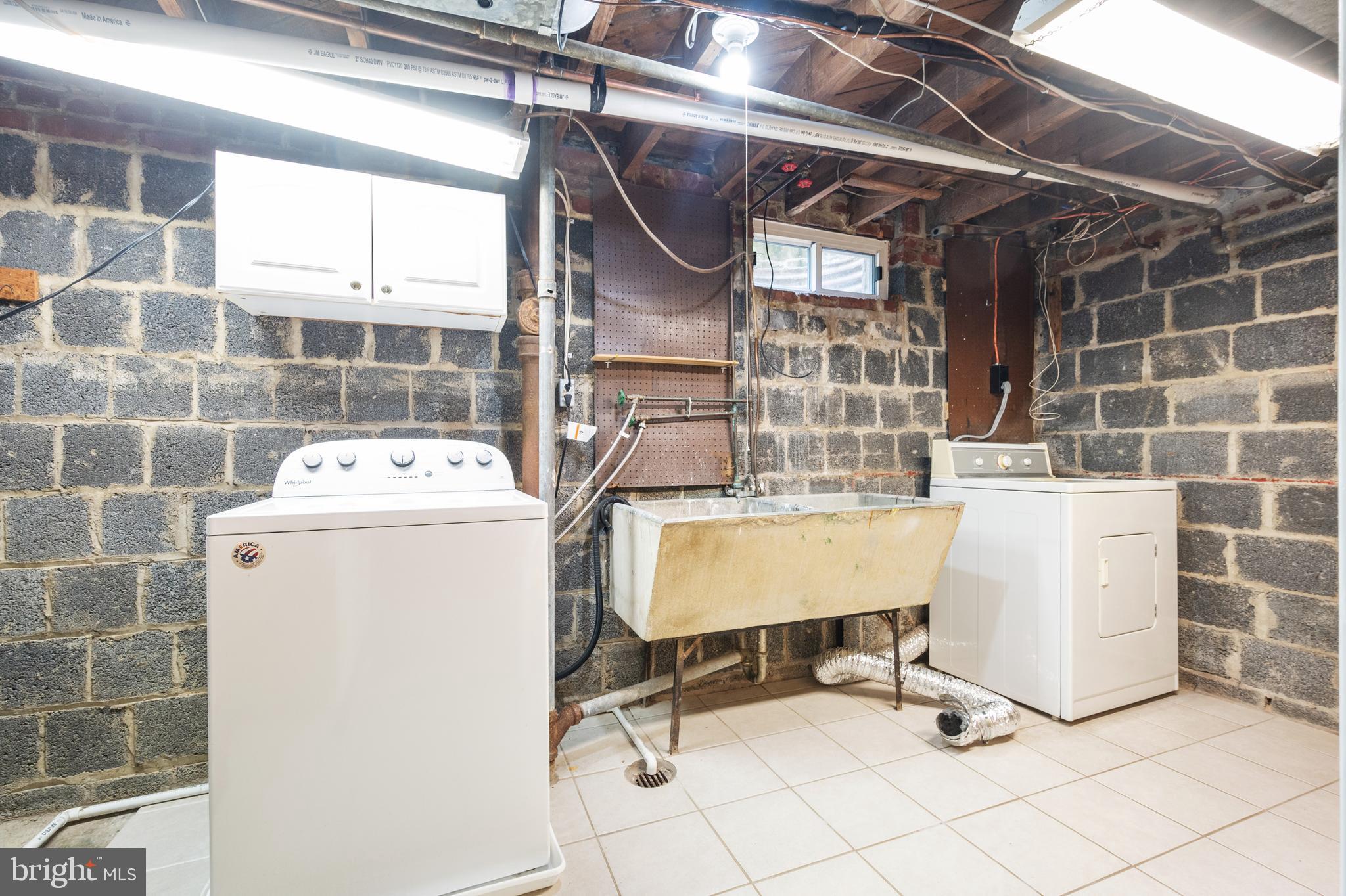 JEFFERSON MANOR - Residential Lease