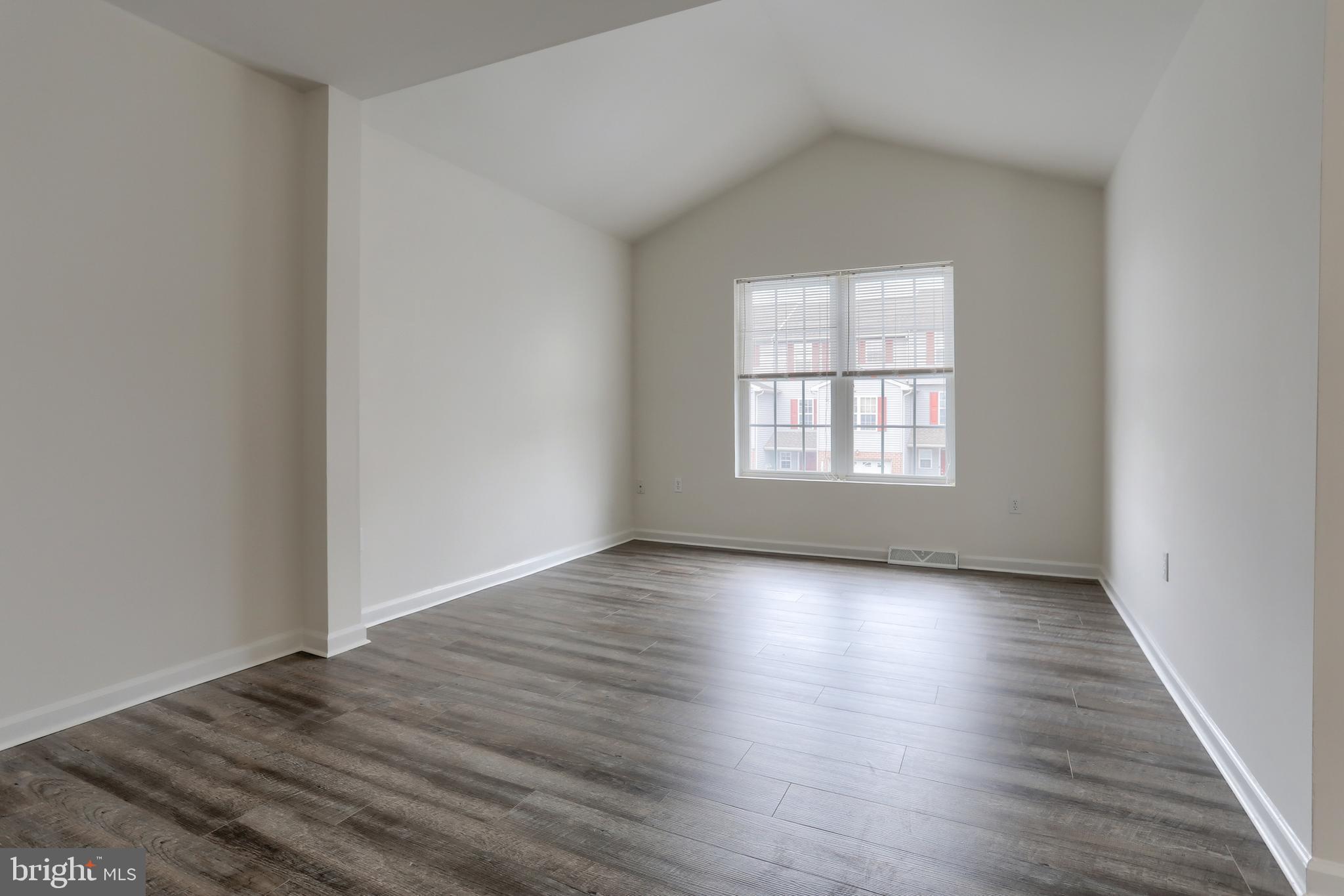 OAK HILLS - Residential