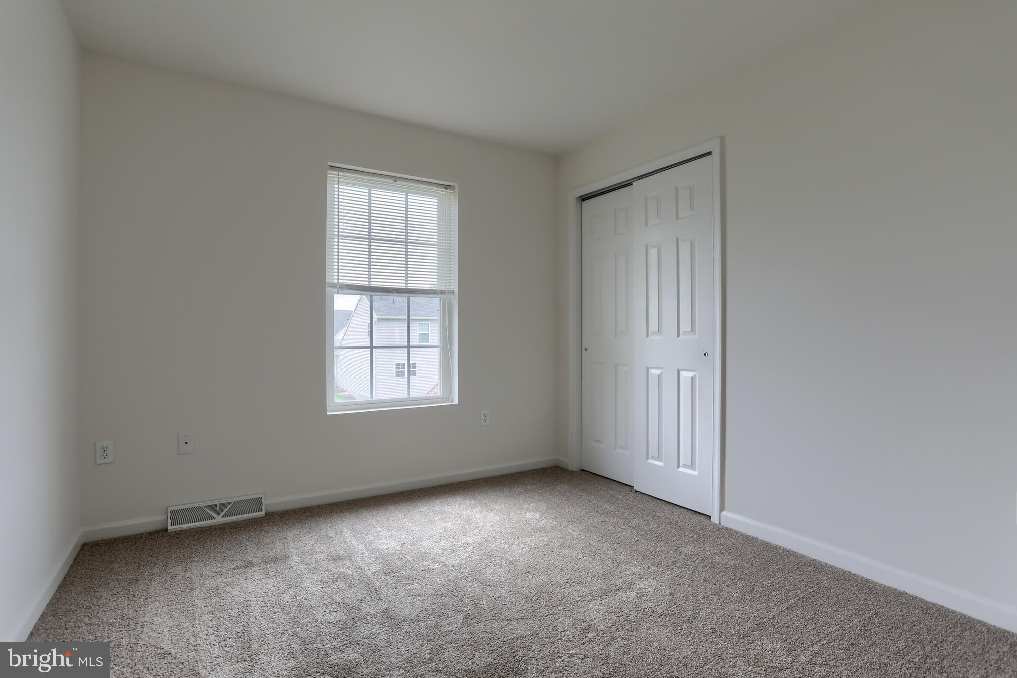 OAK HILLS - Residential