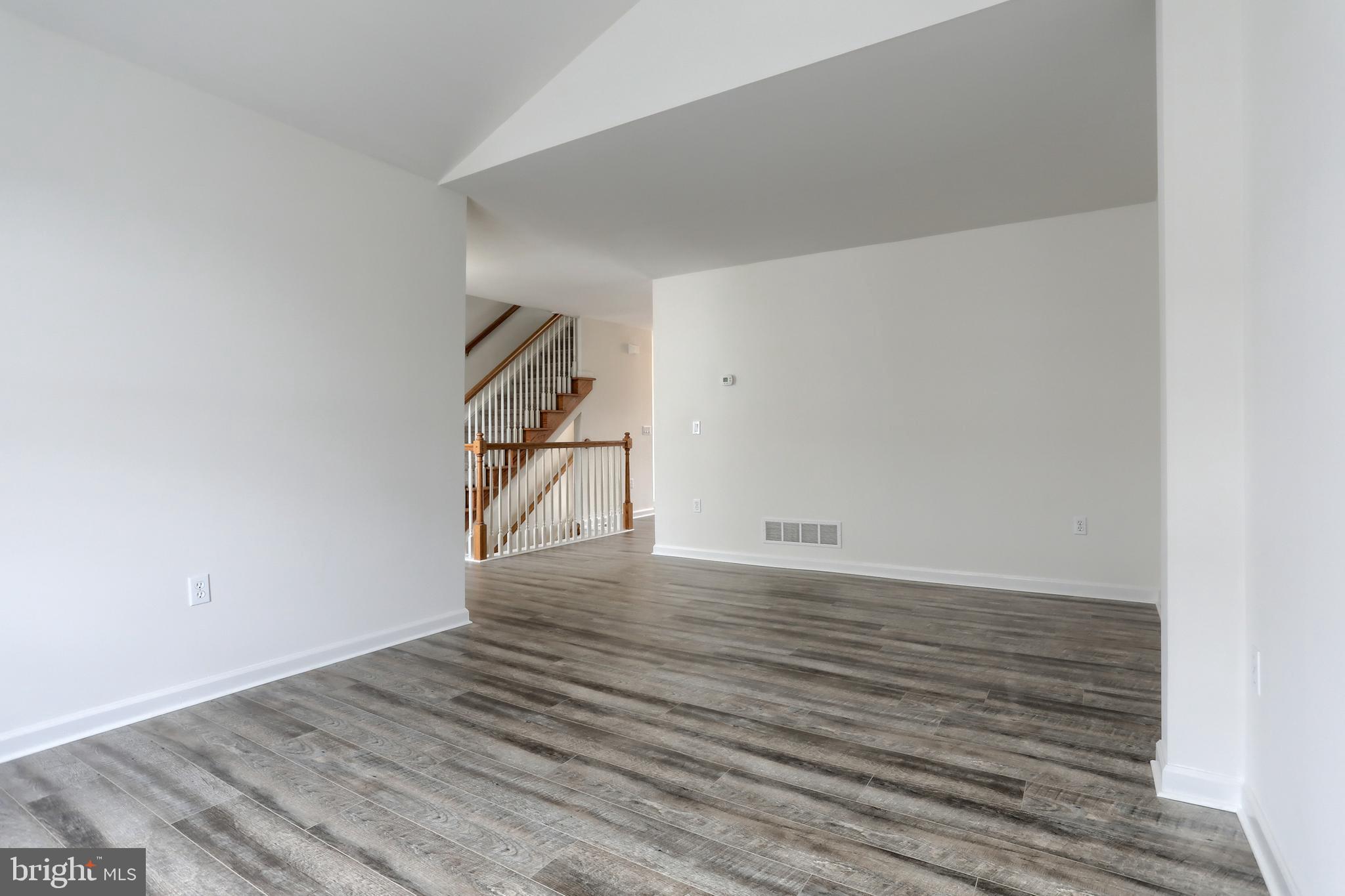 OAK HILLS - Residential