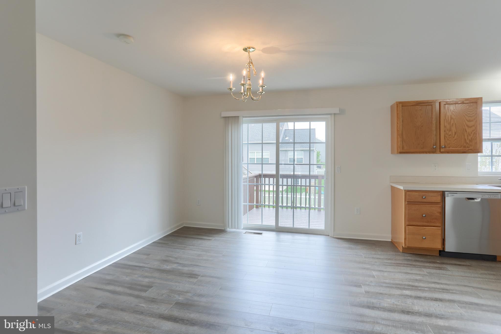 OAK HILLS - Residential