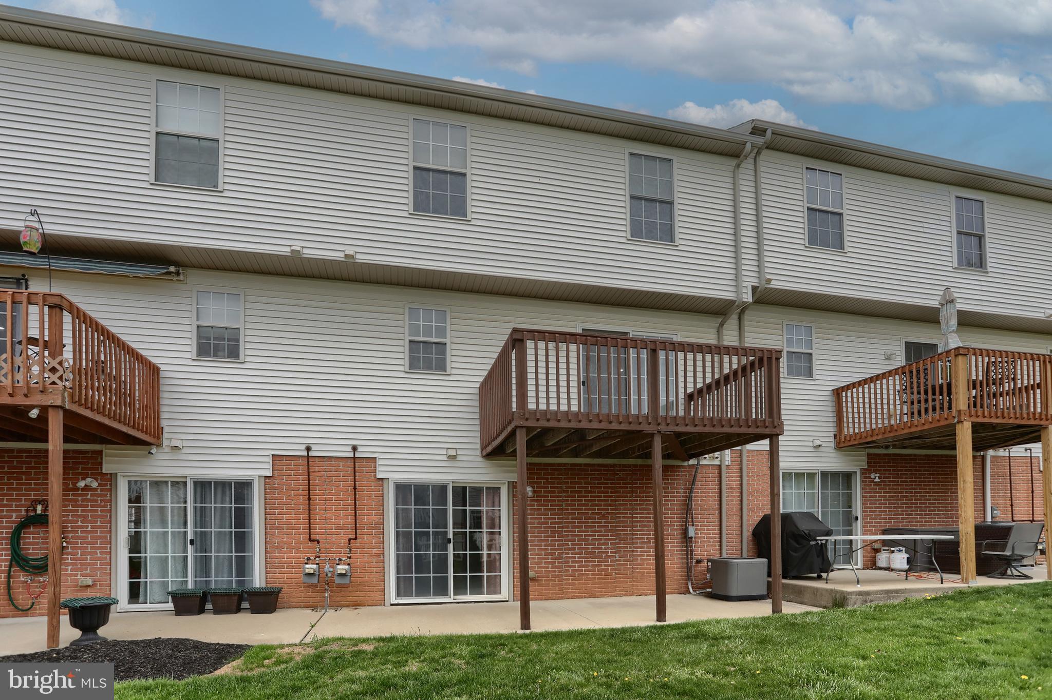 OAK HILLS - Residential