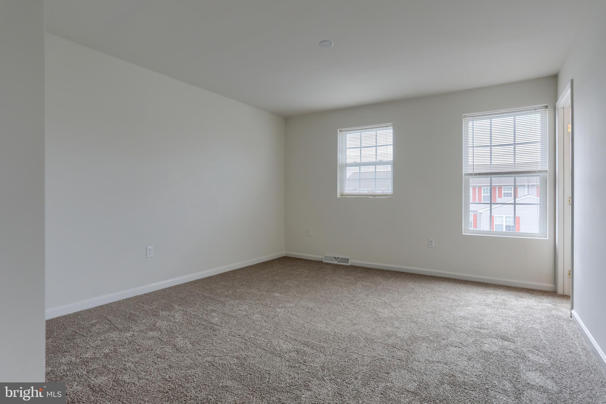 OAK HILLS - Residential