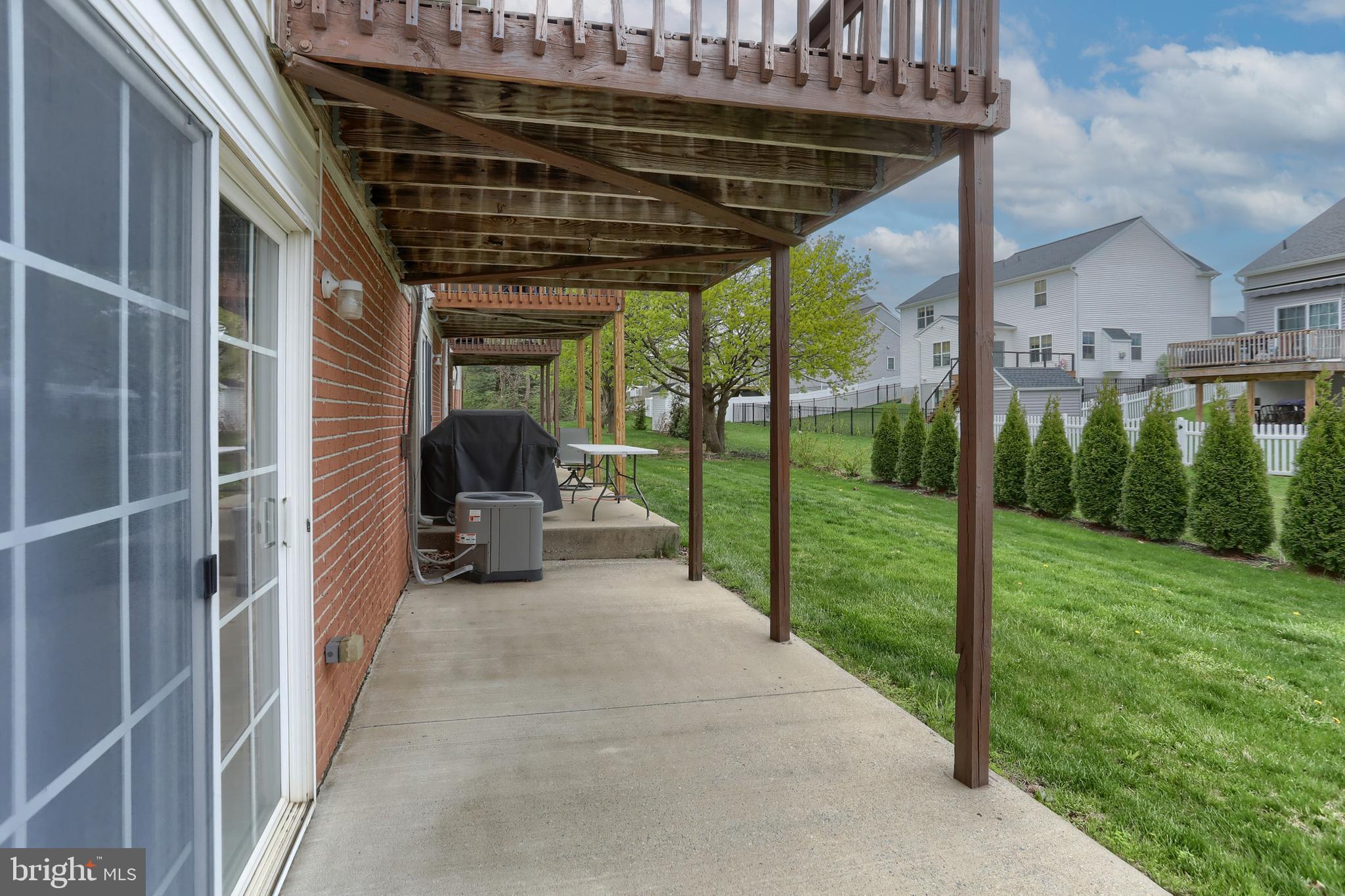 OAK HILLS - Residential