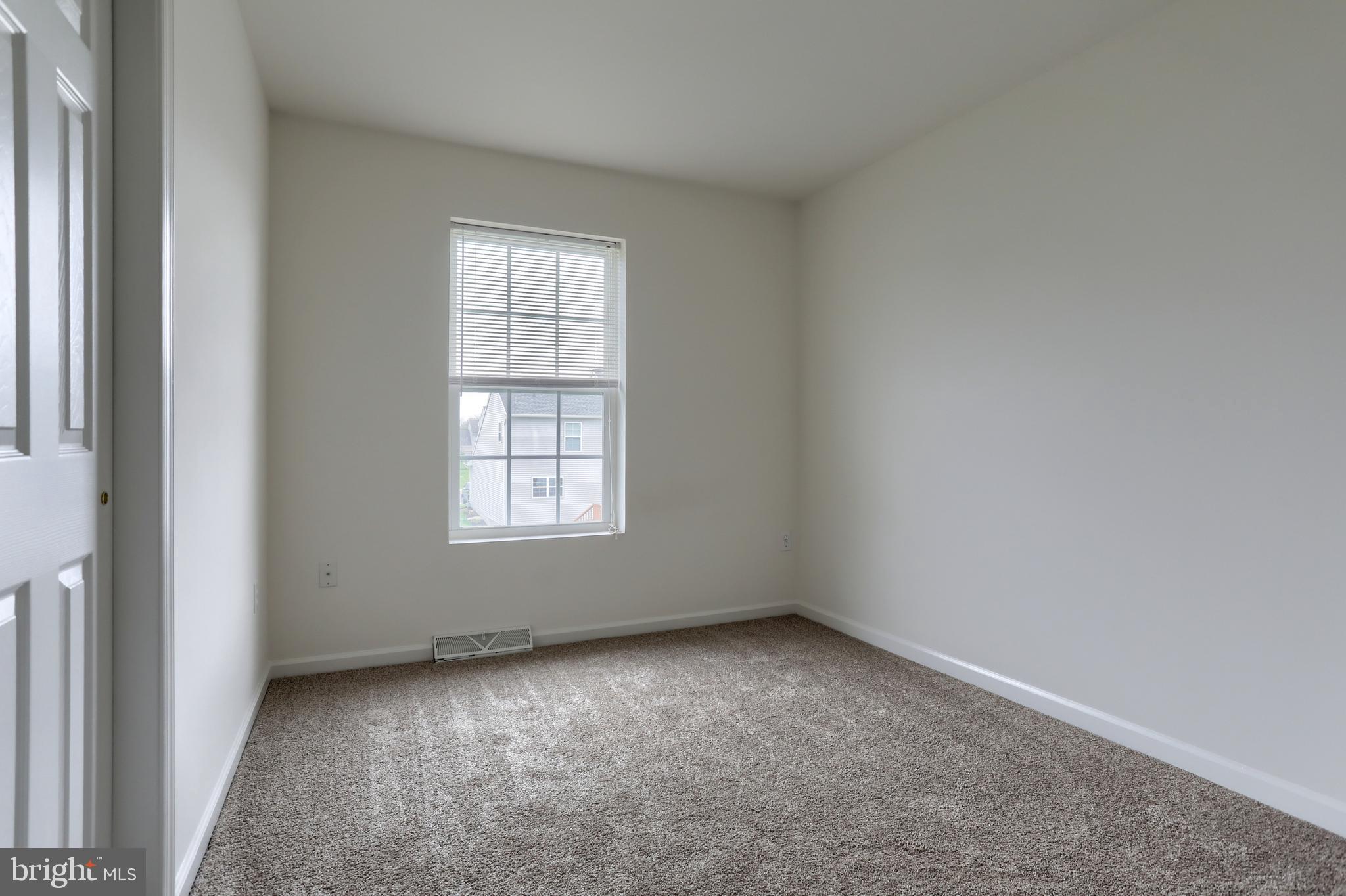 OAK HILLS - Residential