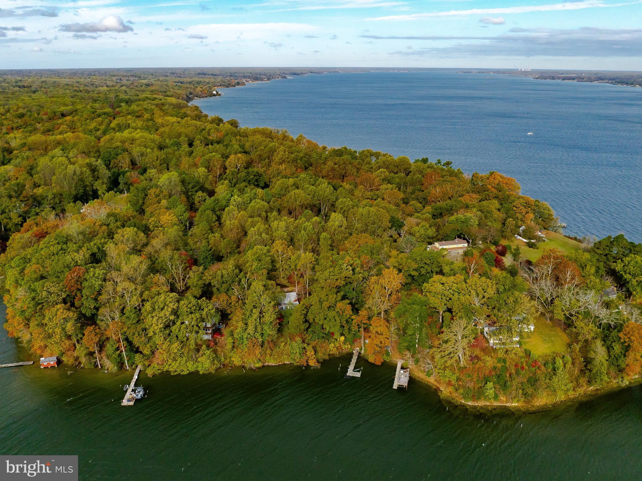 HOLLYWOOD SHORES - Residential