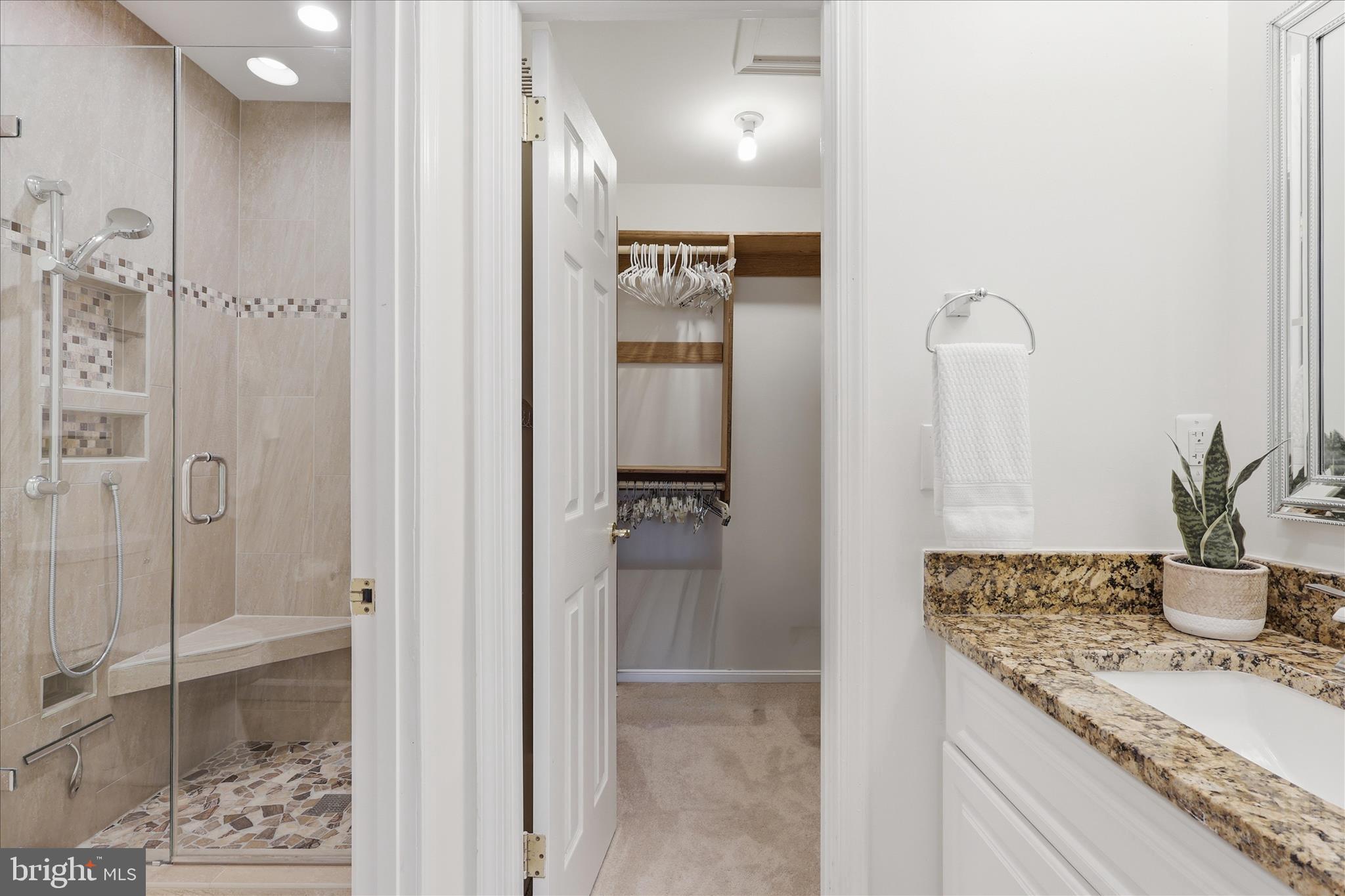 RESTON - Residential