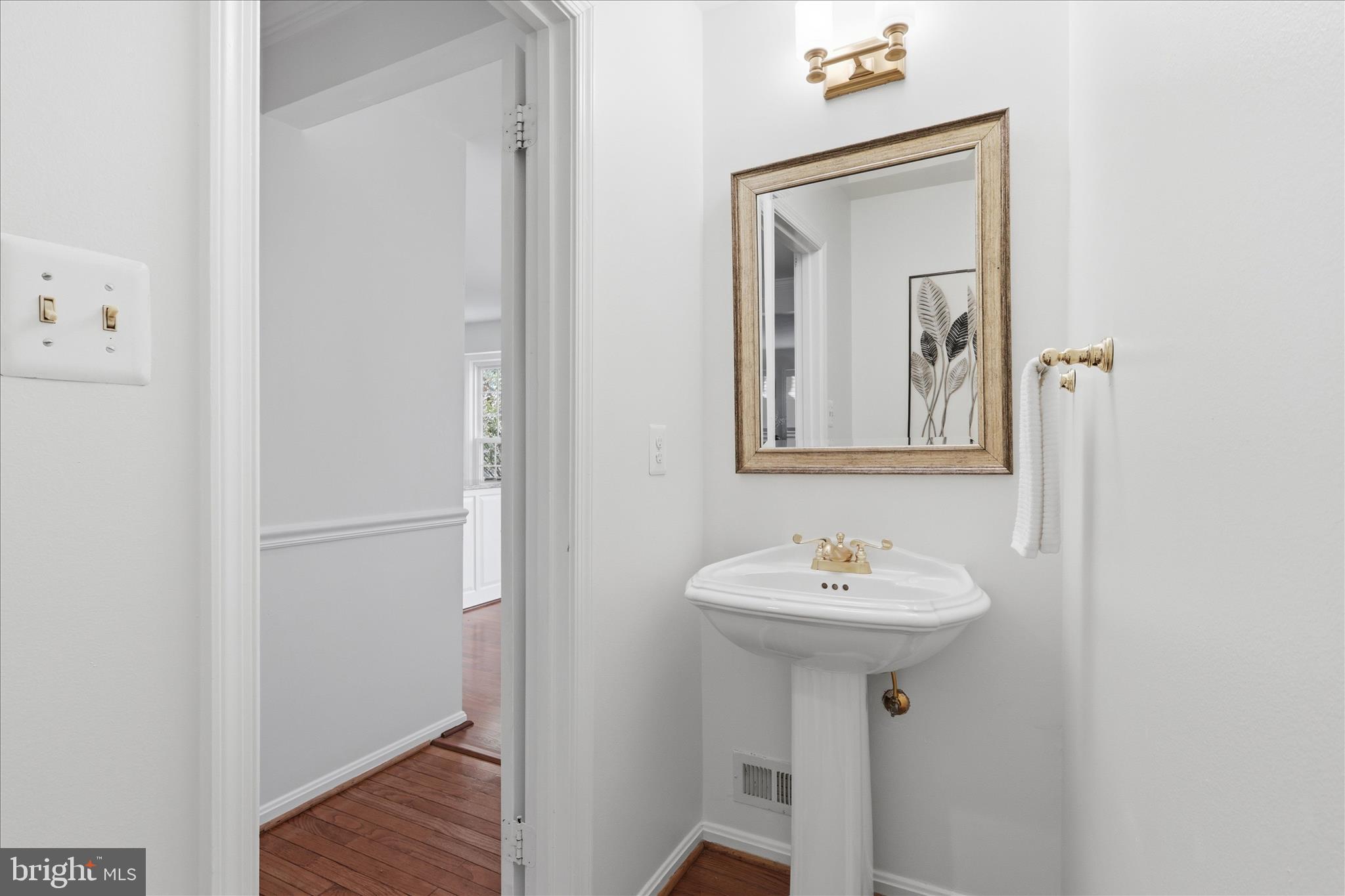 RESTON - Residential