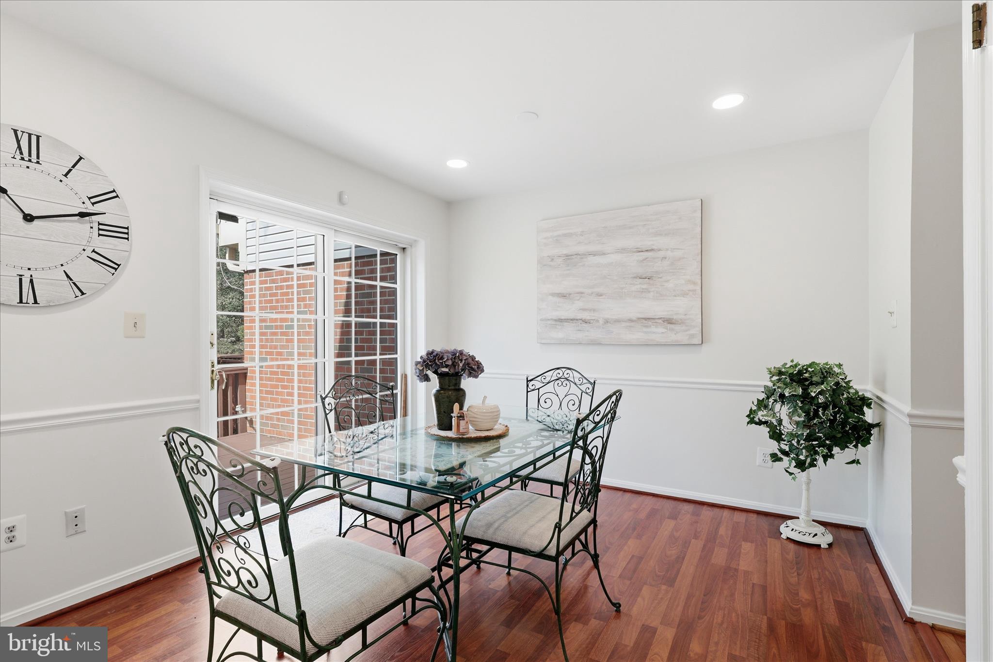 RESTON - Residential