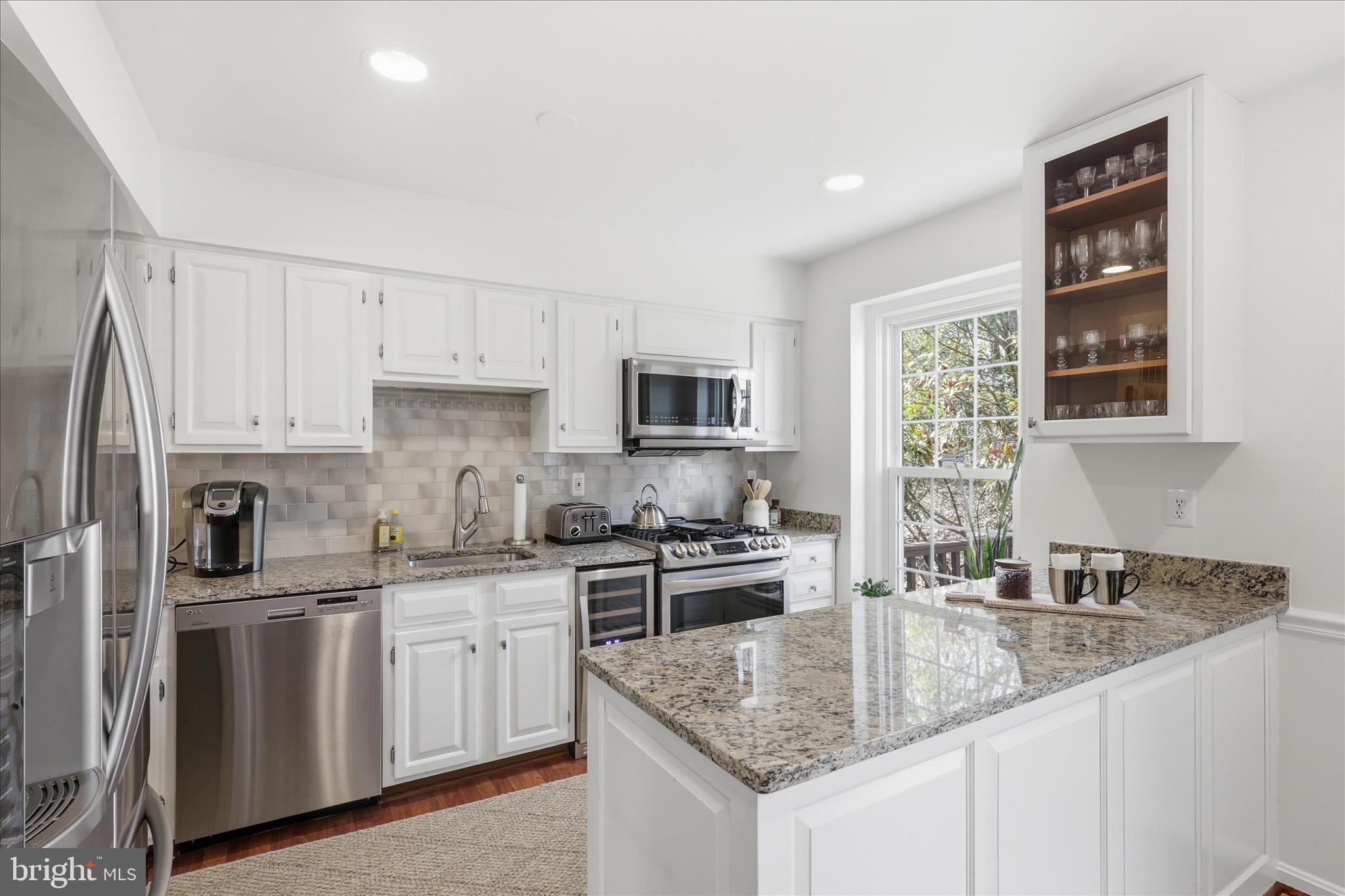 RESTON - Residential