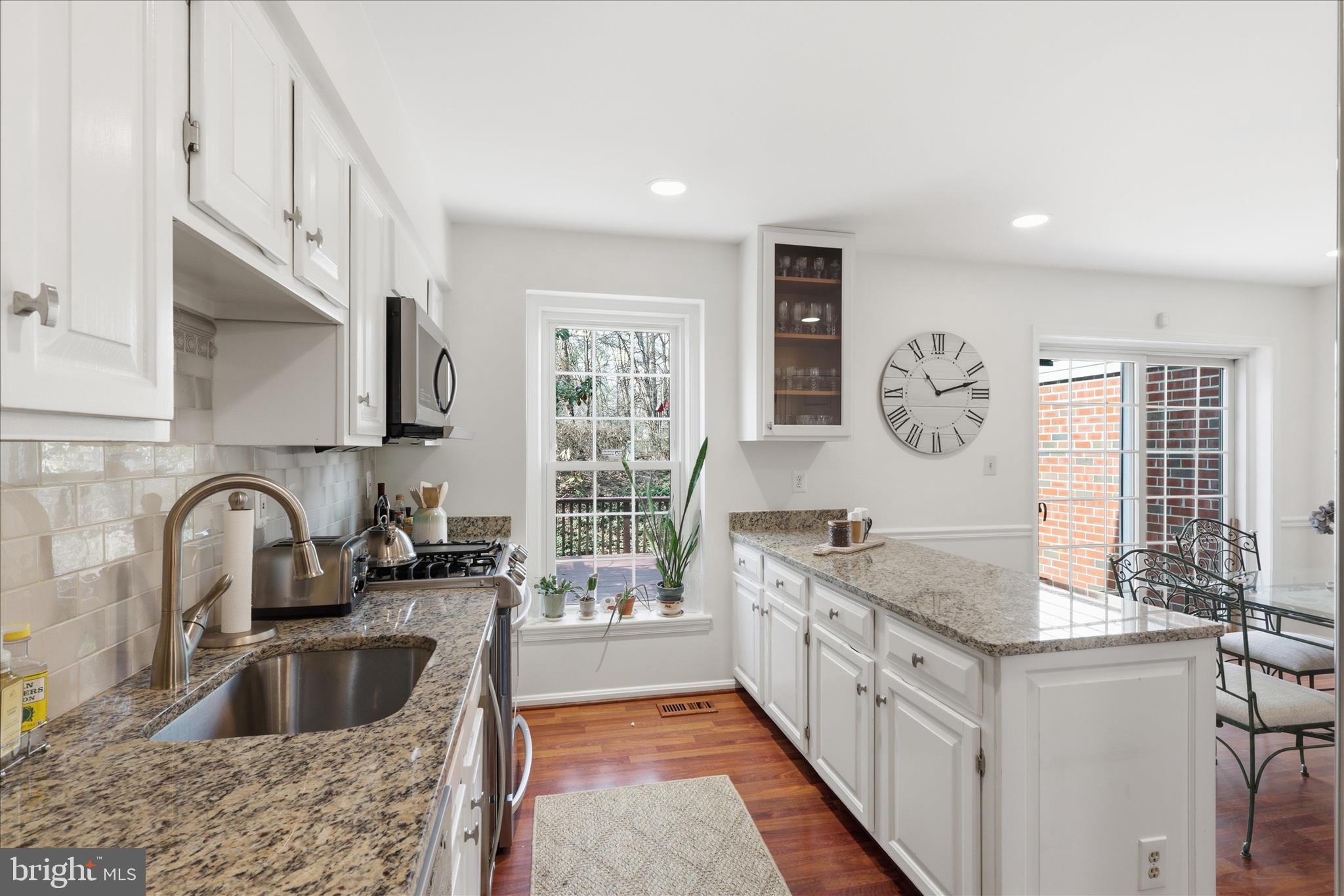 RESTON - Residential