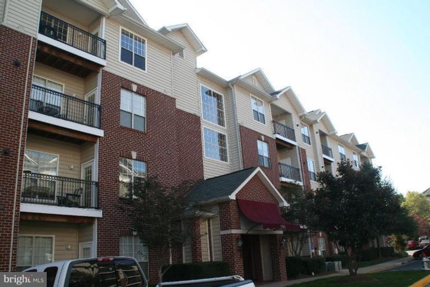 Location, location, location! Lovely, well maintained bigger 1Br unit w/great floor plan in sought after Gates of McLean, on quiet side of building overlooking trees, with one garage parking space and WASHER/DRYER in unit.  no pet, no smoker.