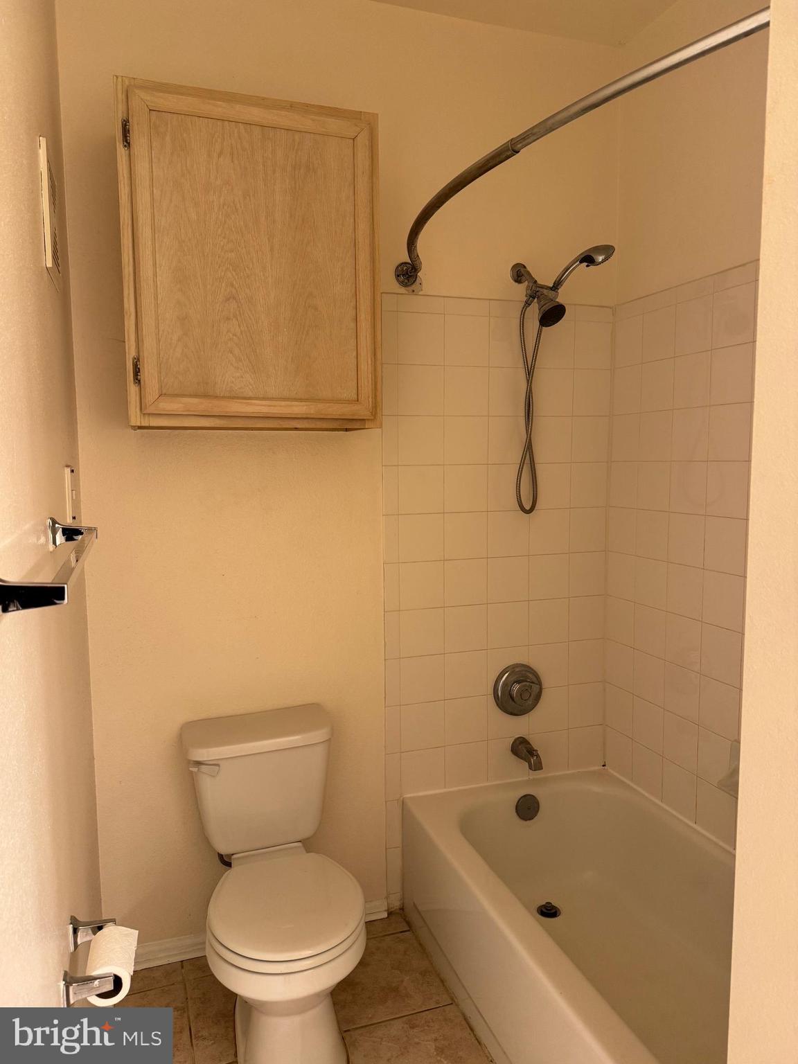 GATES OF MCLEAN - Residential Lease