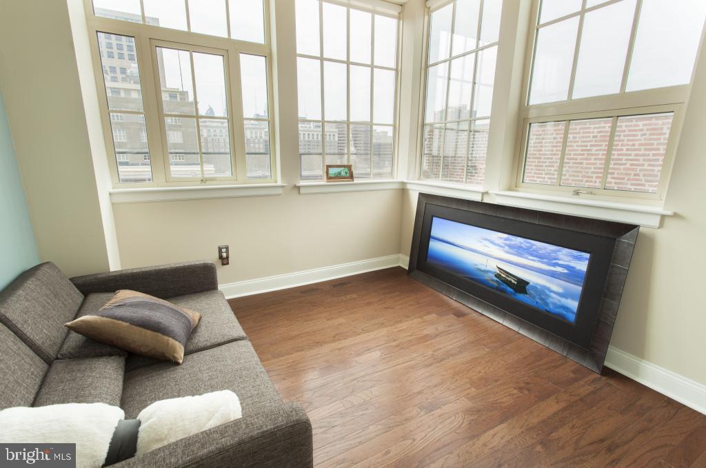 SOCIETY HILL - Residential Lease