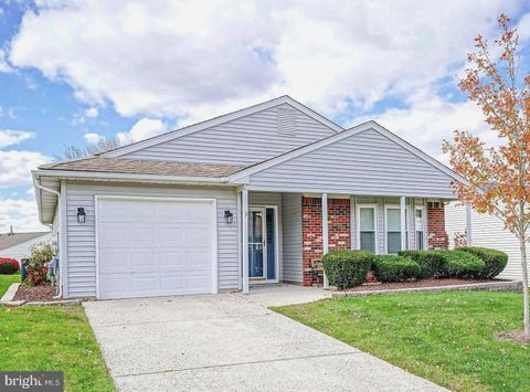 Homes For Sale - 3 Deep Hollow Lane<br/> COLUMBUS, NJ 08022