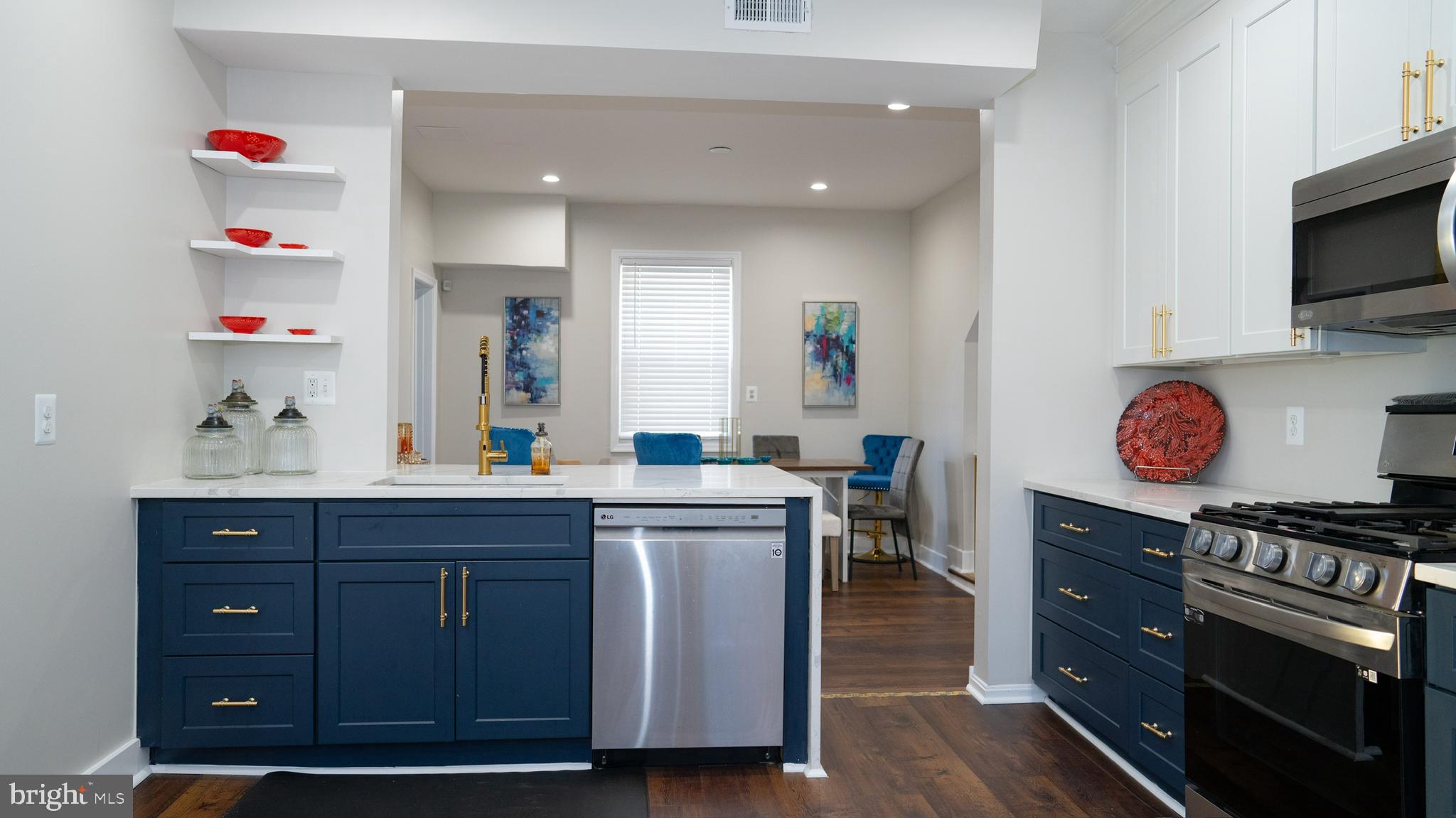 2427 IRVING STREET NE