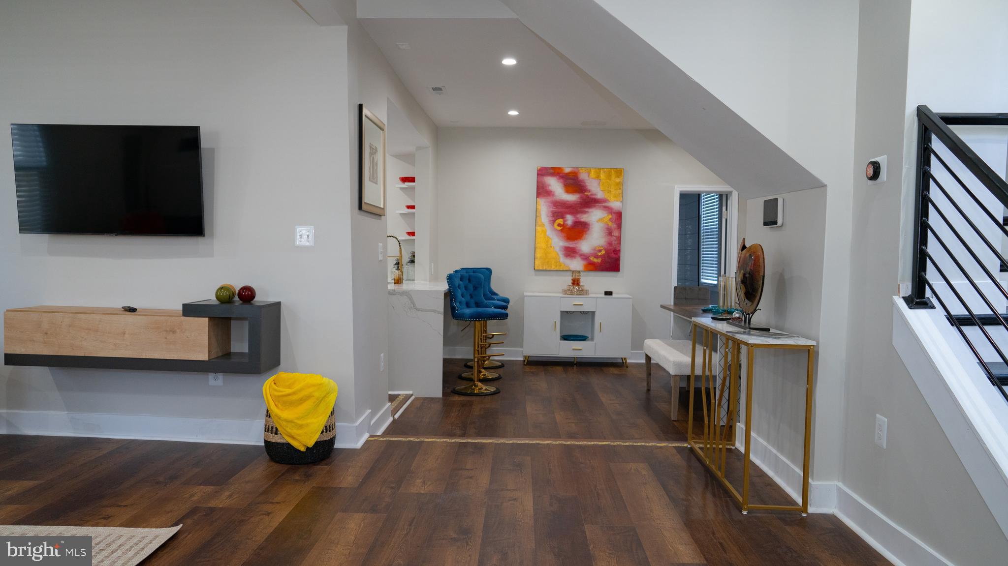 2427 IRVING STREET NE