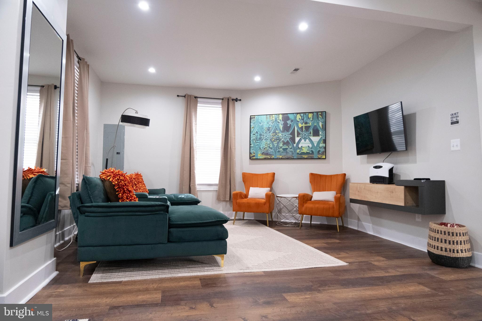 2427 IRVING STREET NE