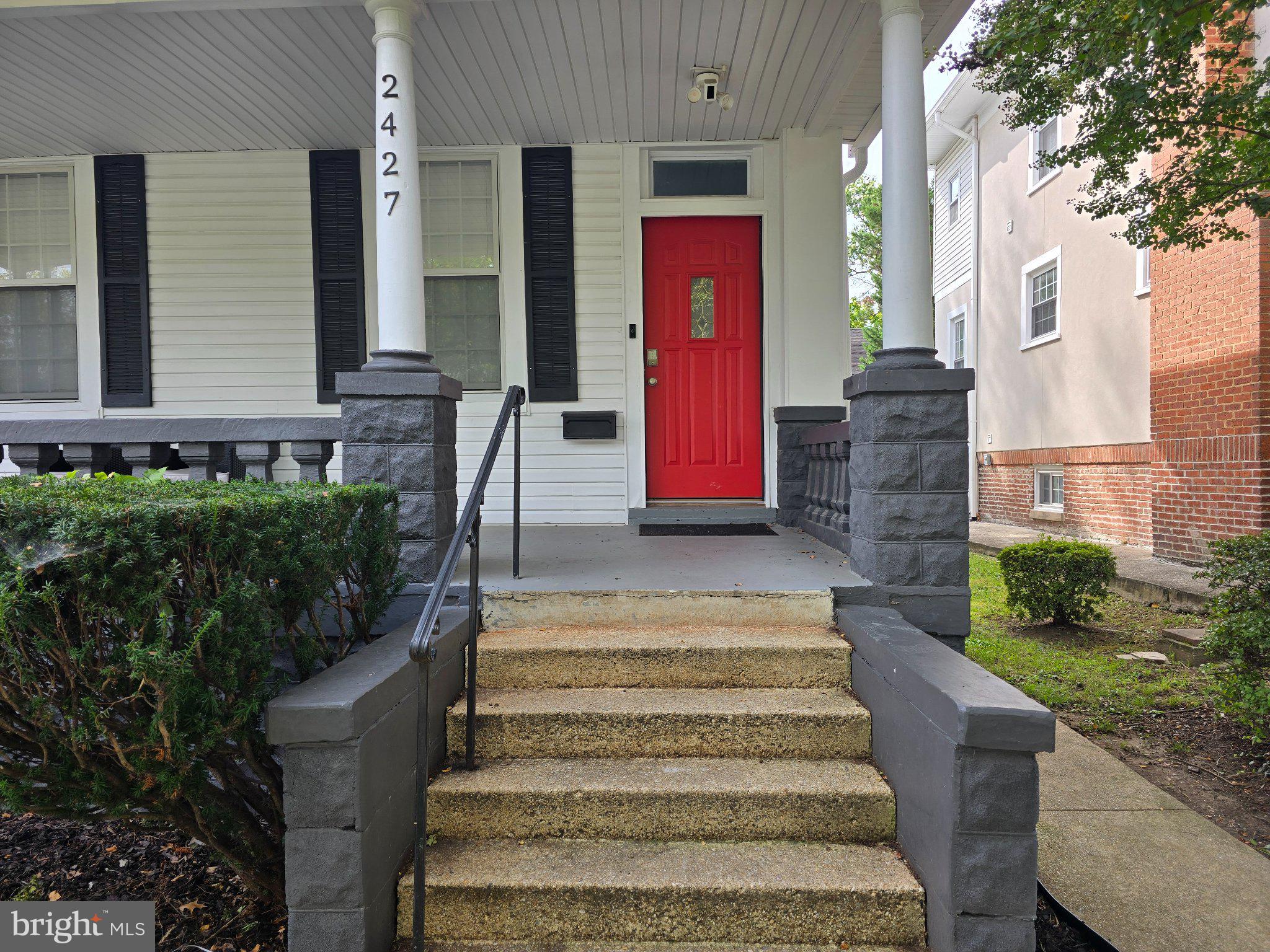 2427 IRVING STREET NE