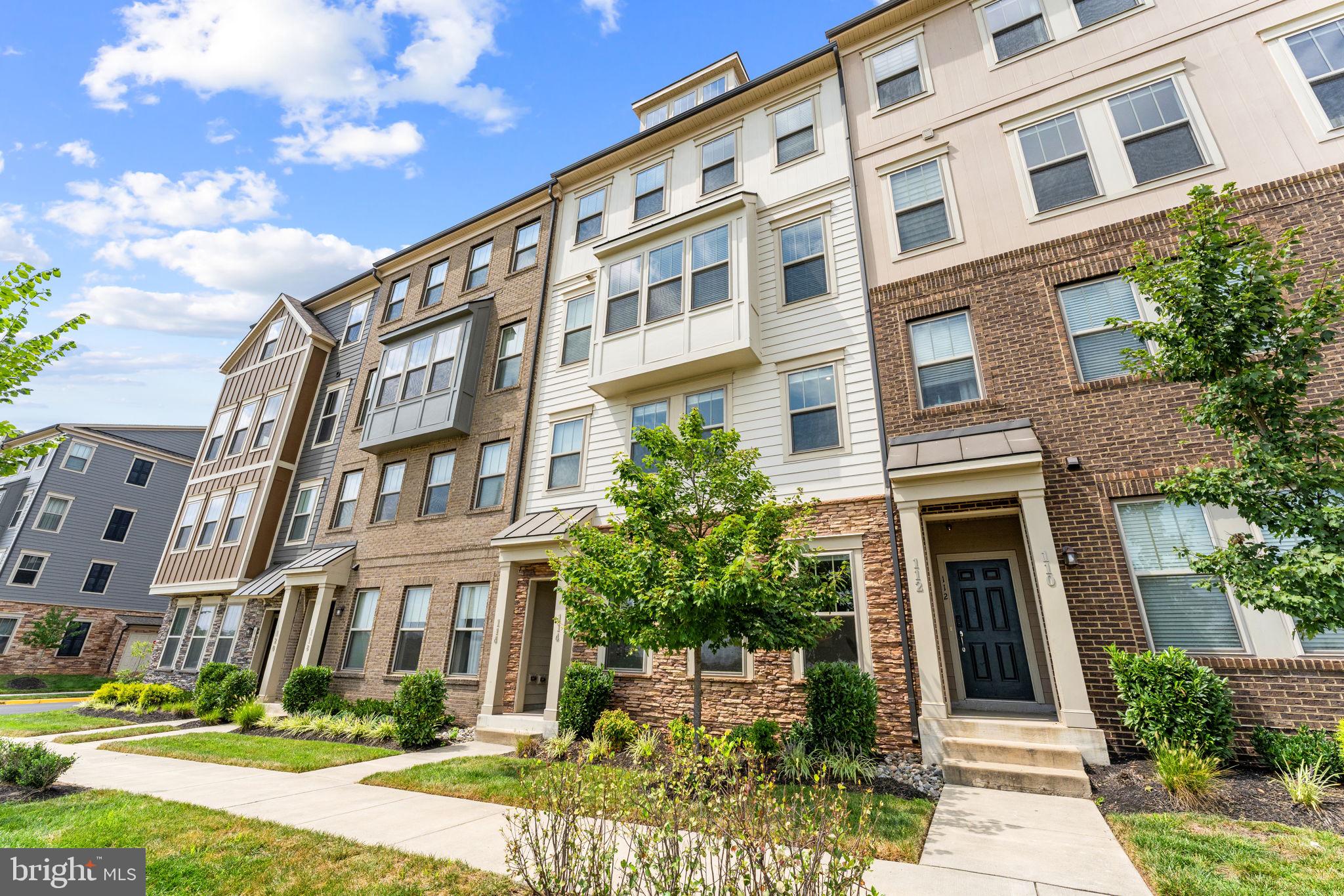 114 PETITE SIRAH TERRACE SE