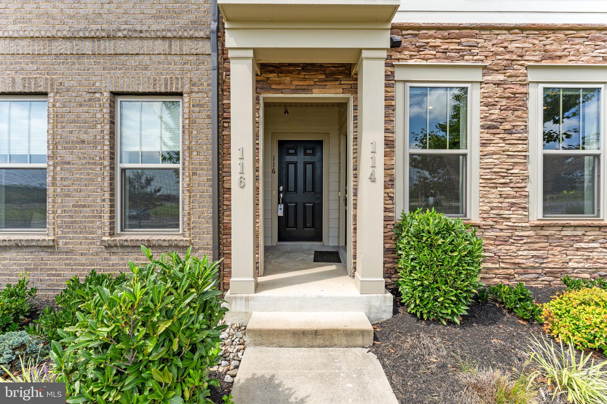 114 PETITE SIRAH TERRACE SE