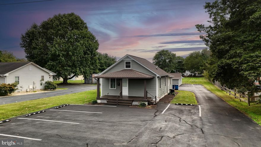 Centrally located in the heart of Dover. Prime location for your business to flourish. You need your business to be seen. How about a few thousand people staring at your business sign while they are sitting at a red light? All the time in the world they need to realize: “I need that service/ product”. Let’s immerse your business in its community, let your sign let it shine. While your company is raking in the dough, how about we throw in a rental apartment to boot?! You literally cannot lose. Let’s make this your next move today!