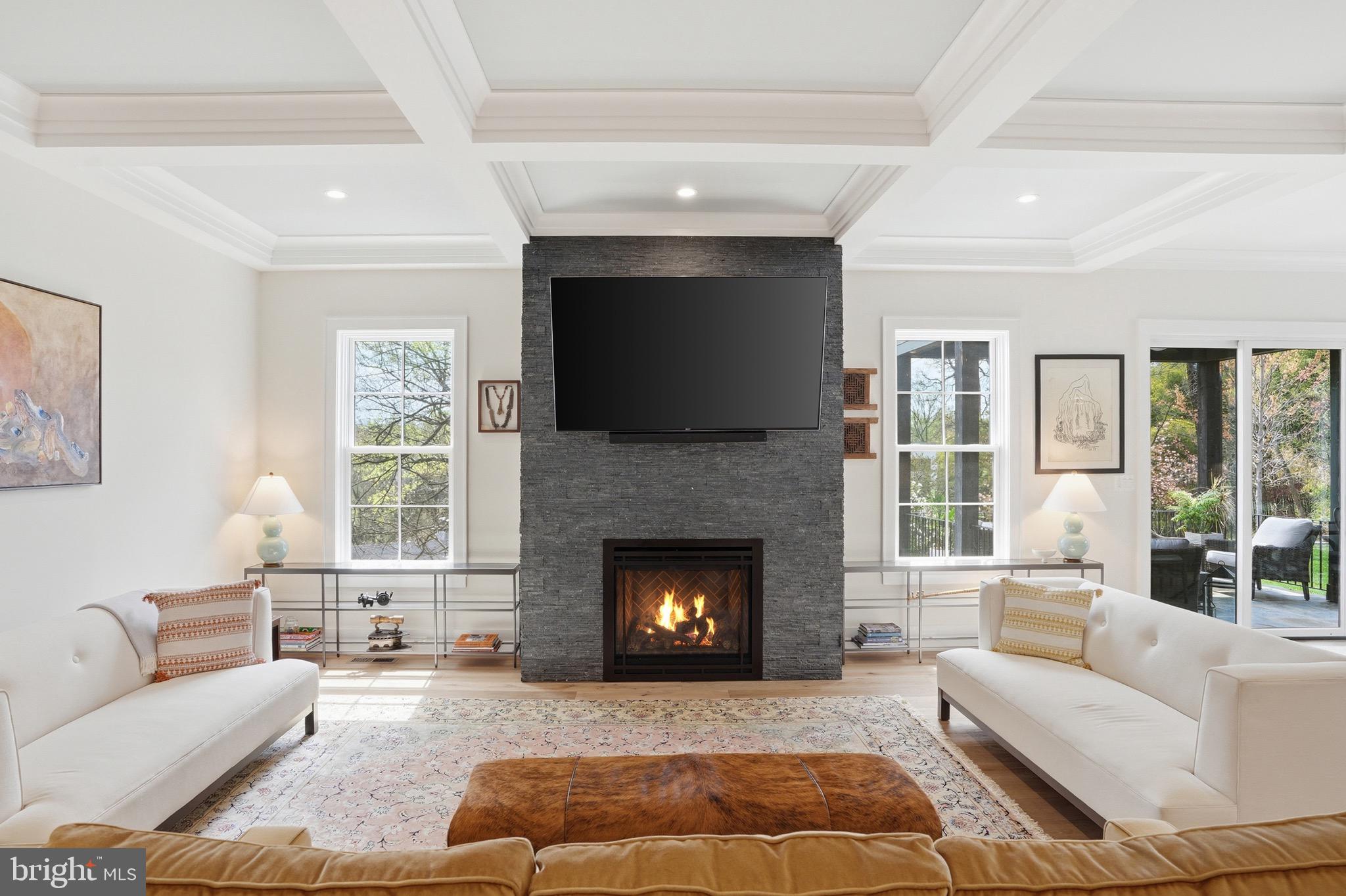 SALONA VILLAGE - Residential