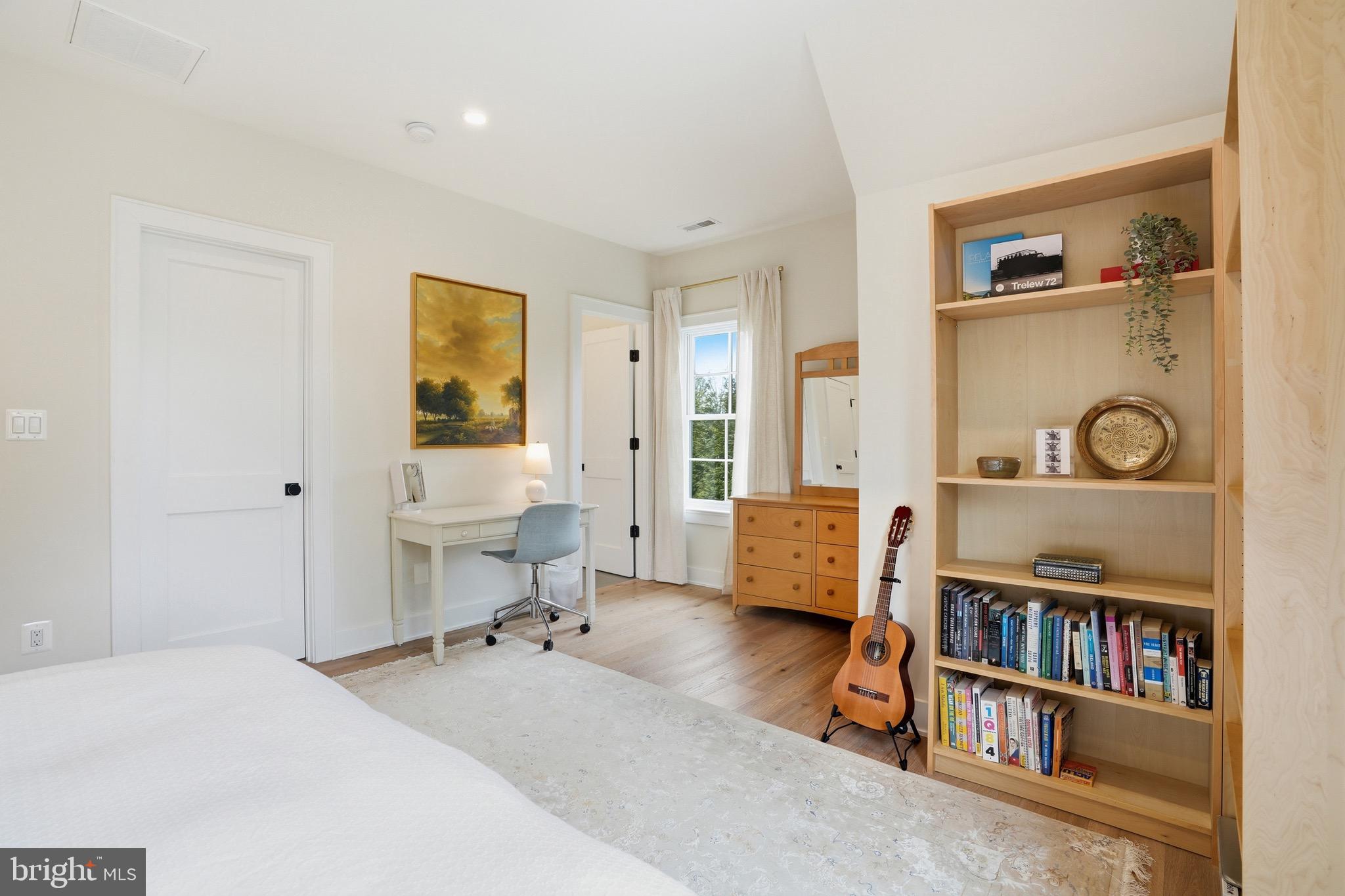 SALONA VILLAGE - Residential