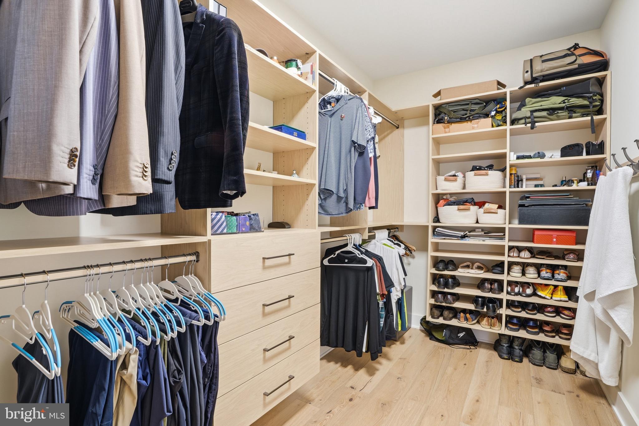 SALONA VILLAGE - Residential