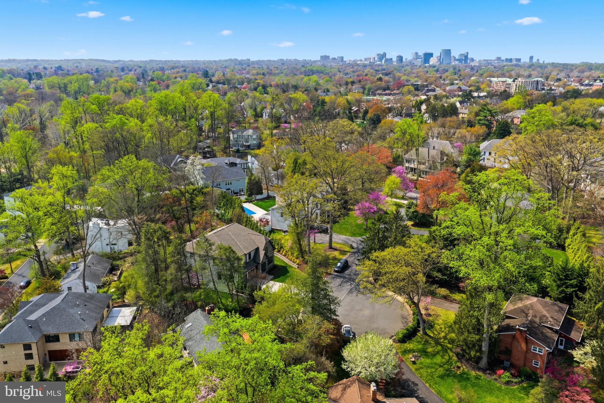 SALONA VILLAGE - Residential