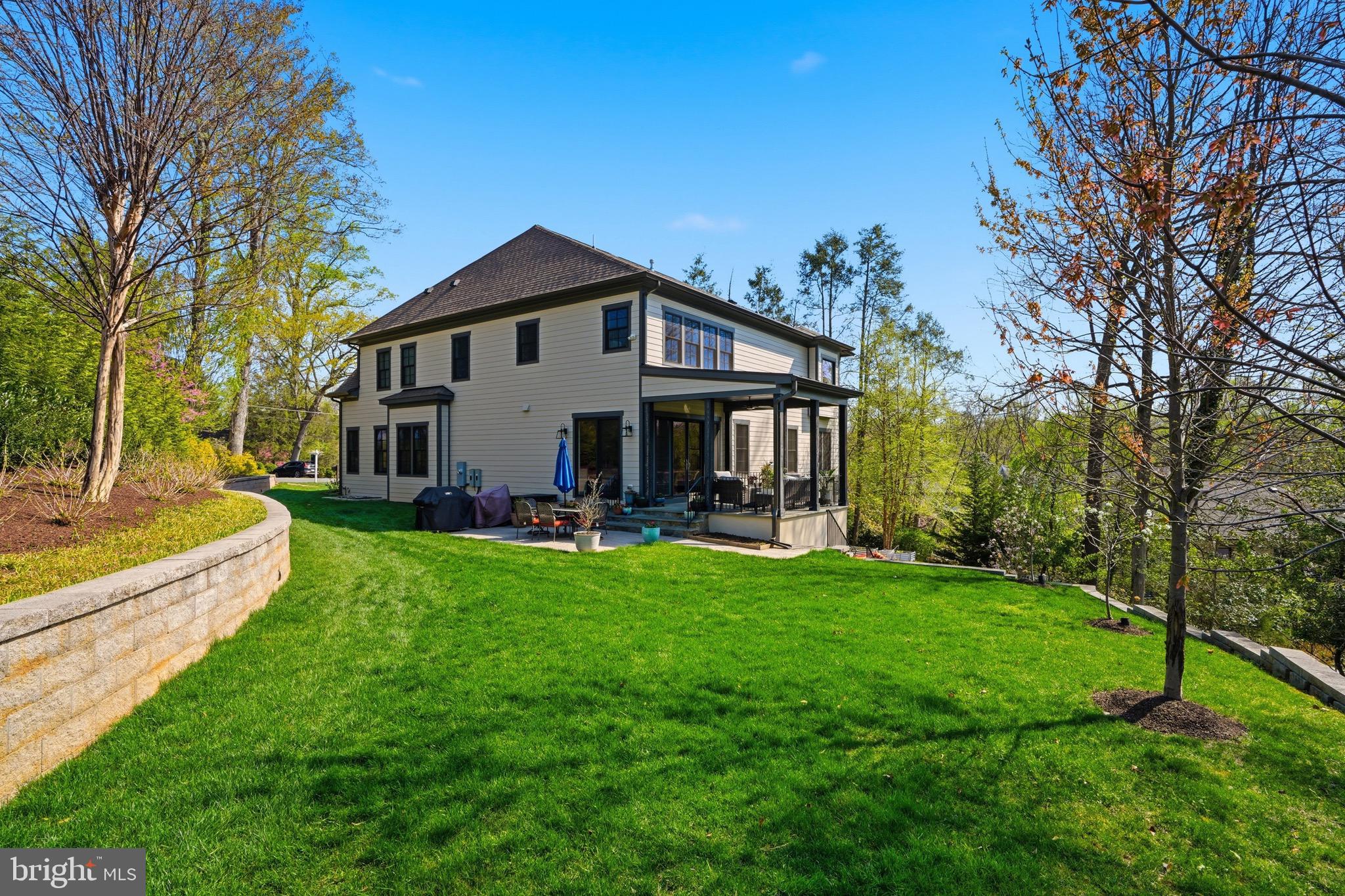 SALONA VILLAGE - Residential