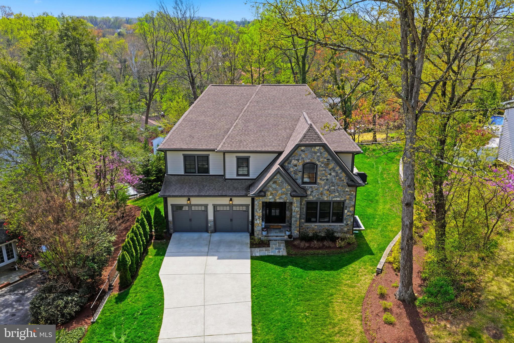 SALONA VILLAGE - Residential