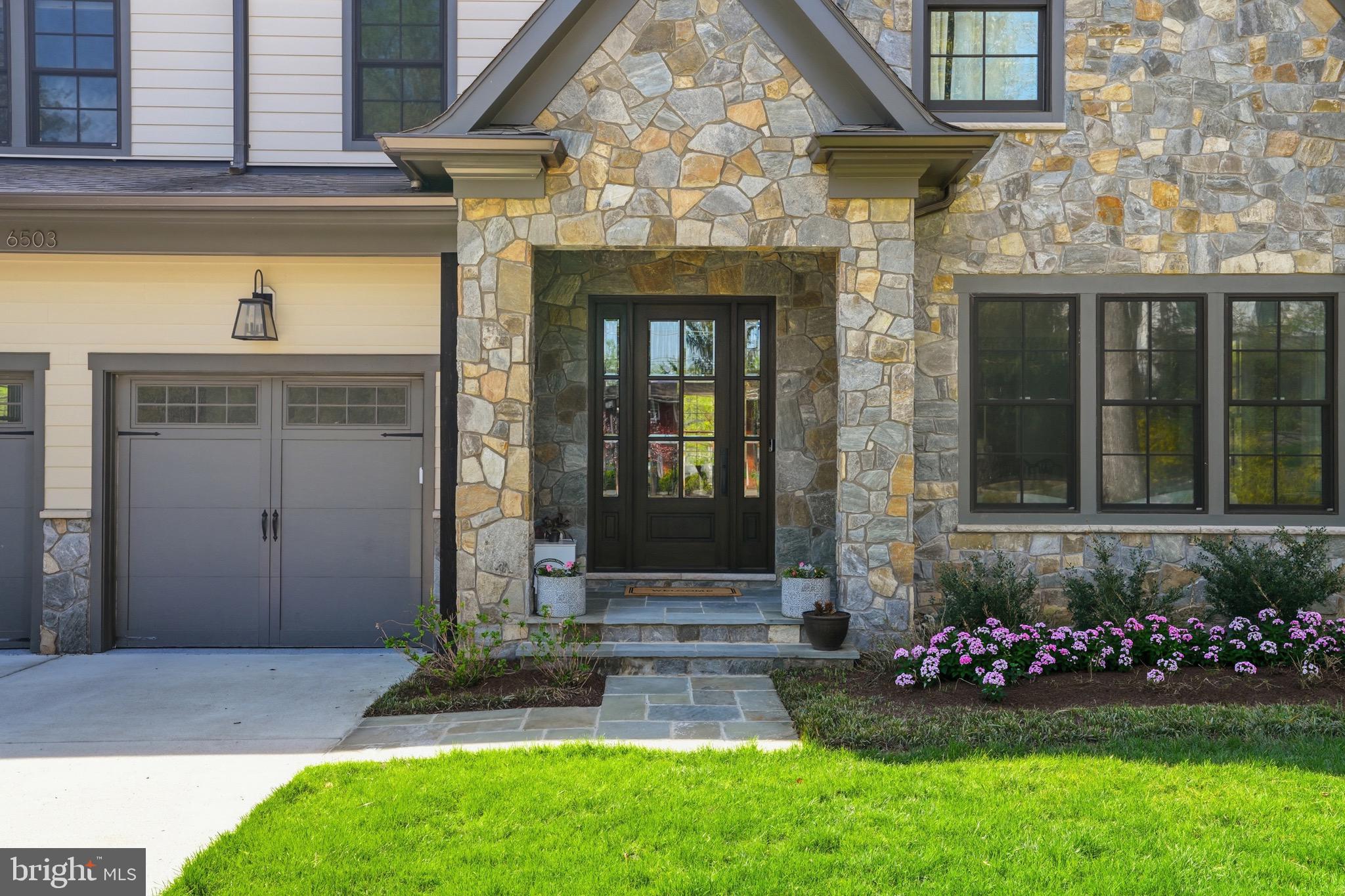 SALONA VILLAGE - Residential