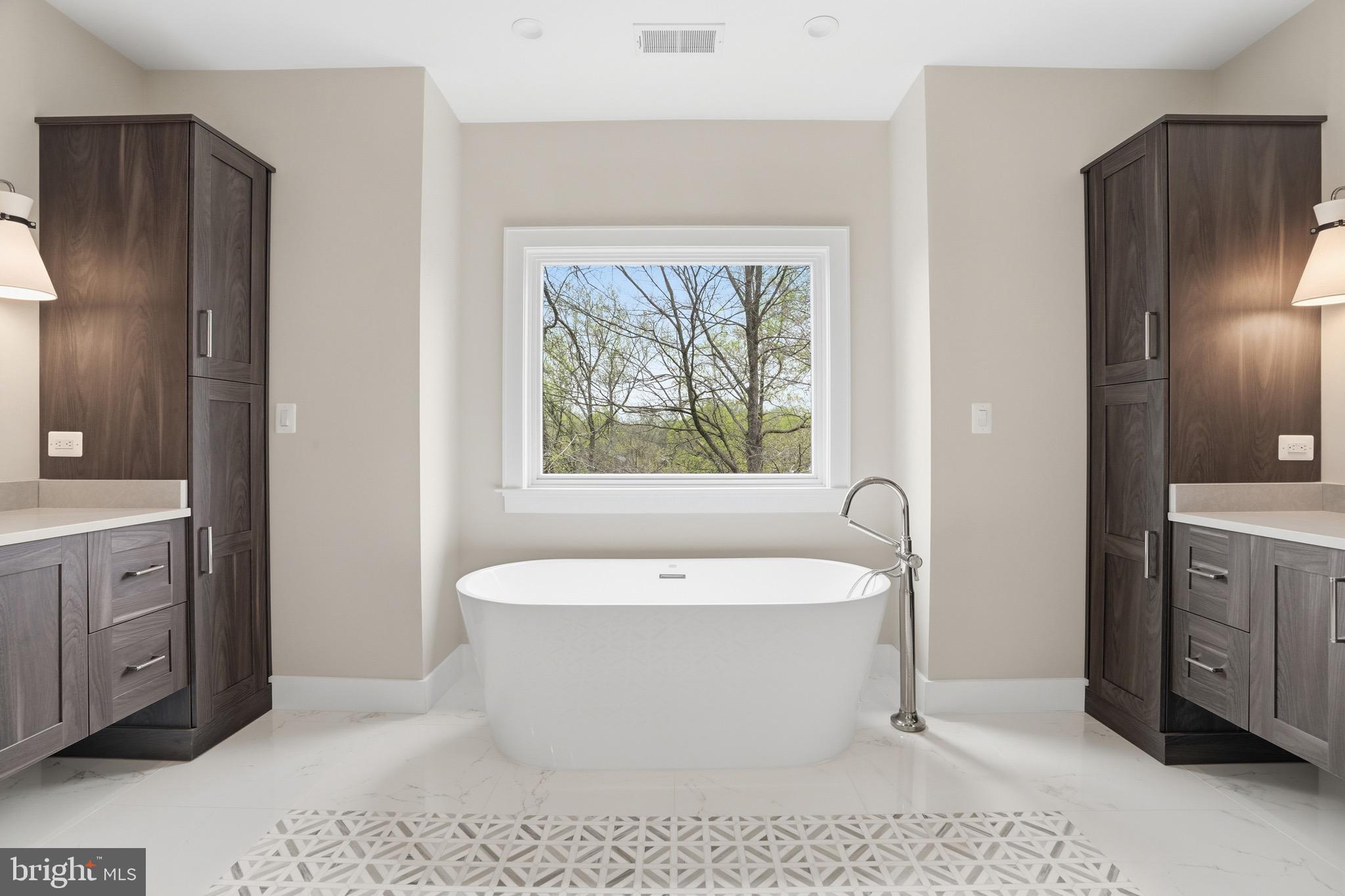 SALONA VILLAGE - Residential