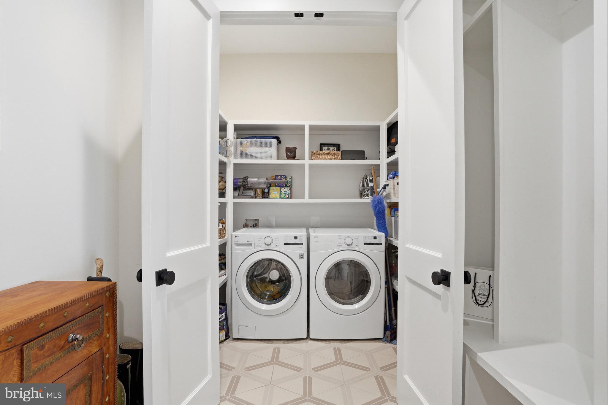 SALONA VILLAGE - Residential