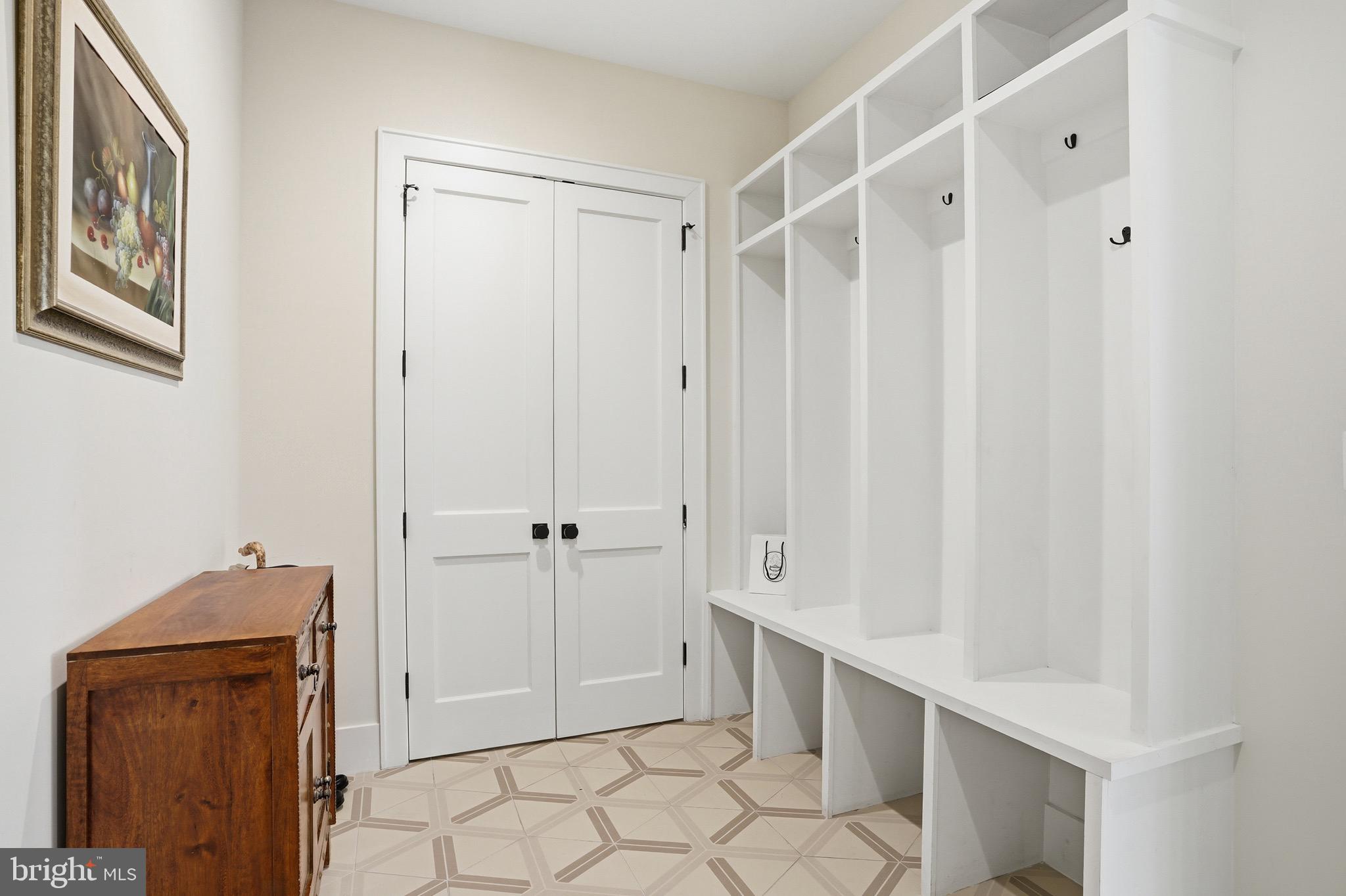 SALONA VILLAGE - Residential