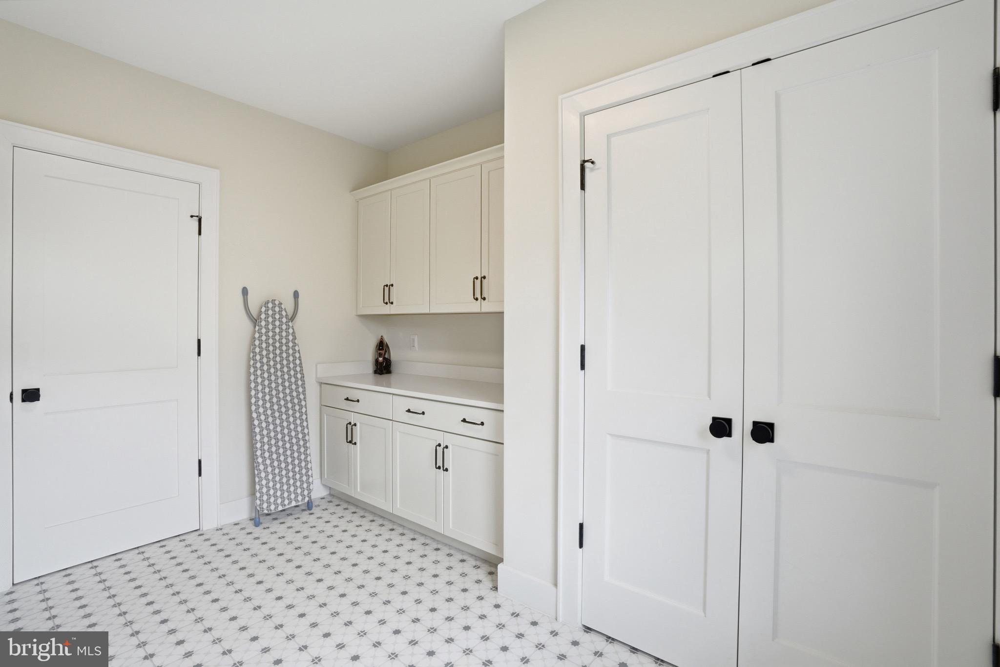 SALONA VILLAGE - Residential